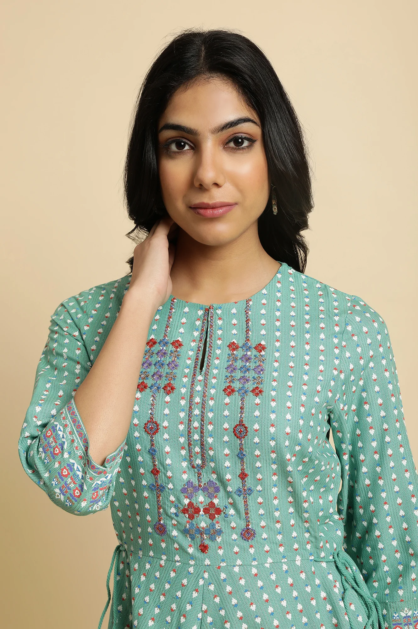 Light Green Geometric Printed Flared Kurta with Slim Pant Set - Image 2