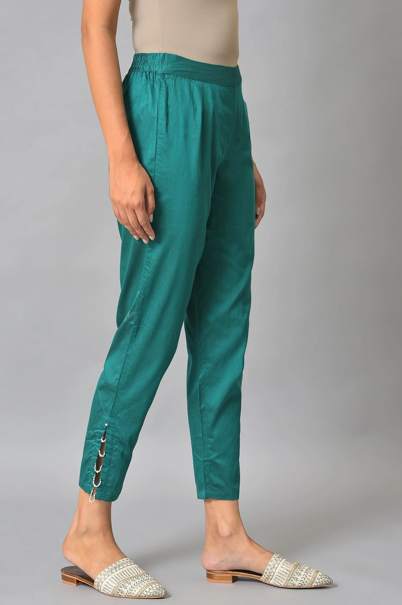 Light Green Solid Thread Embroidered Pure Cotton A-Line Kurta and Slim Pant Set - Image 4