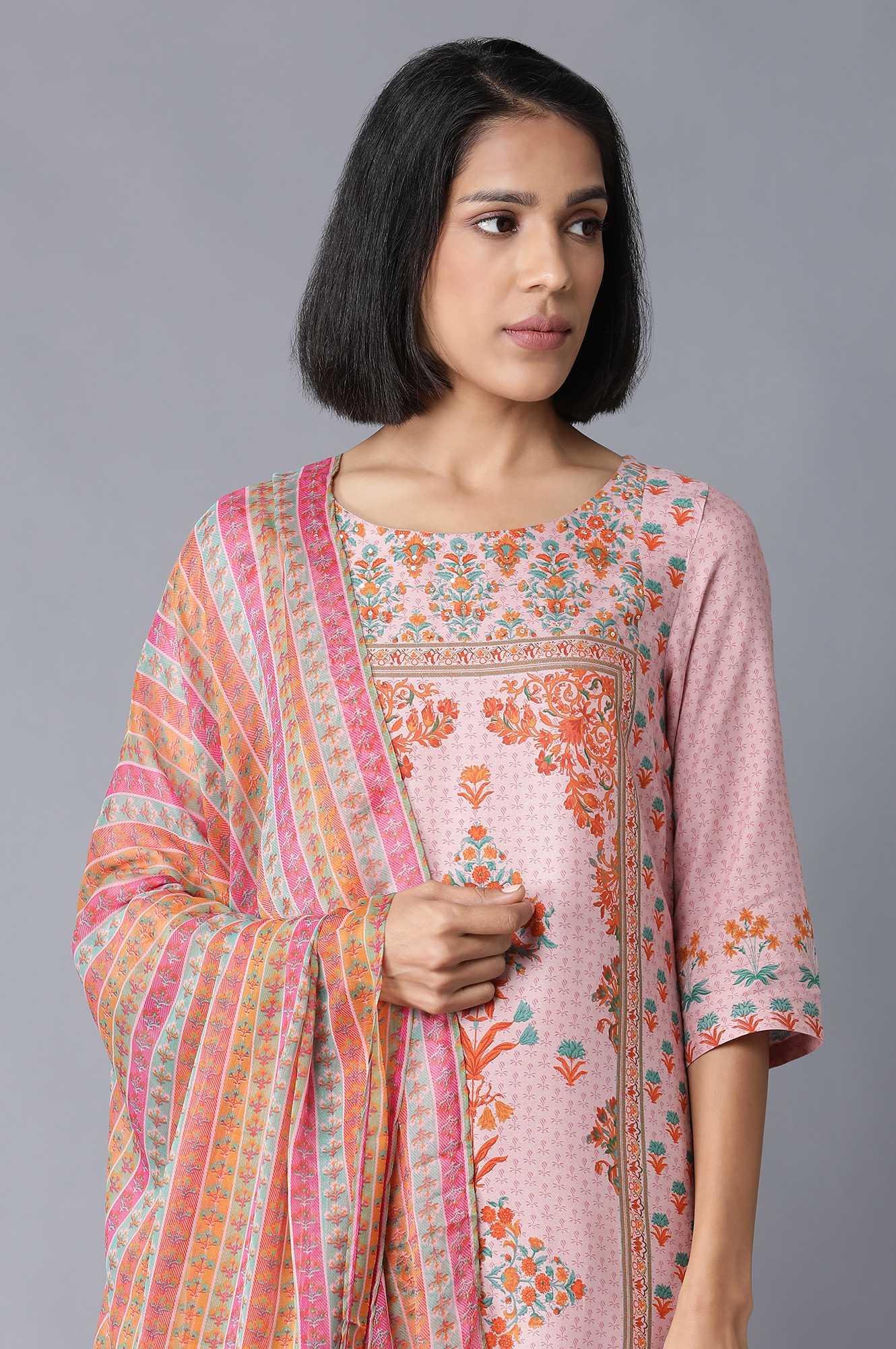 Light Pink Floral kurta in Round Neck with Parallel Pants and Dupatta - Image 5