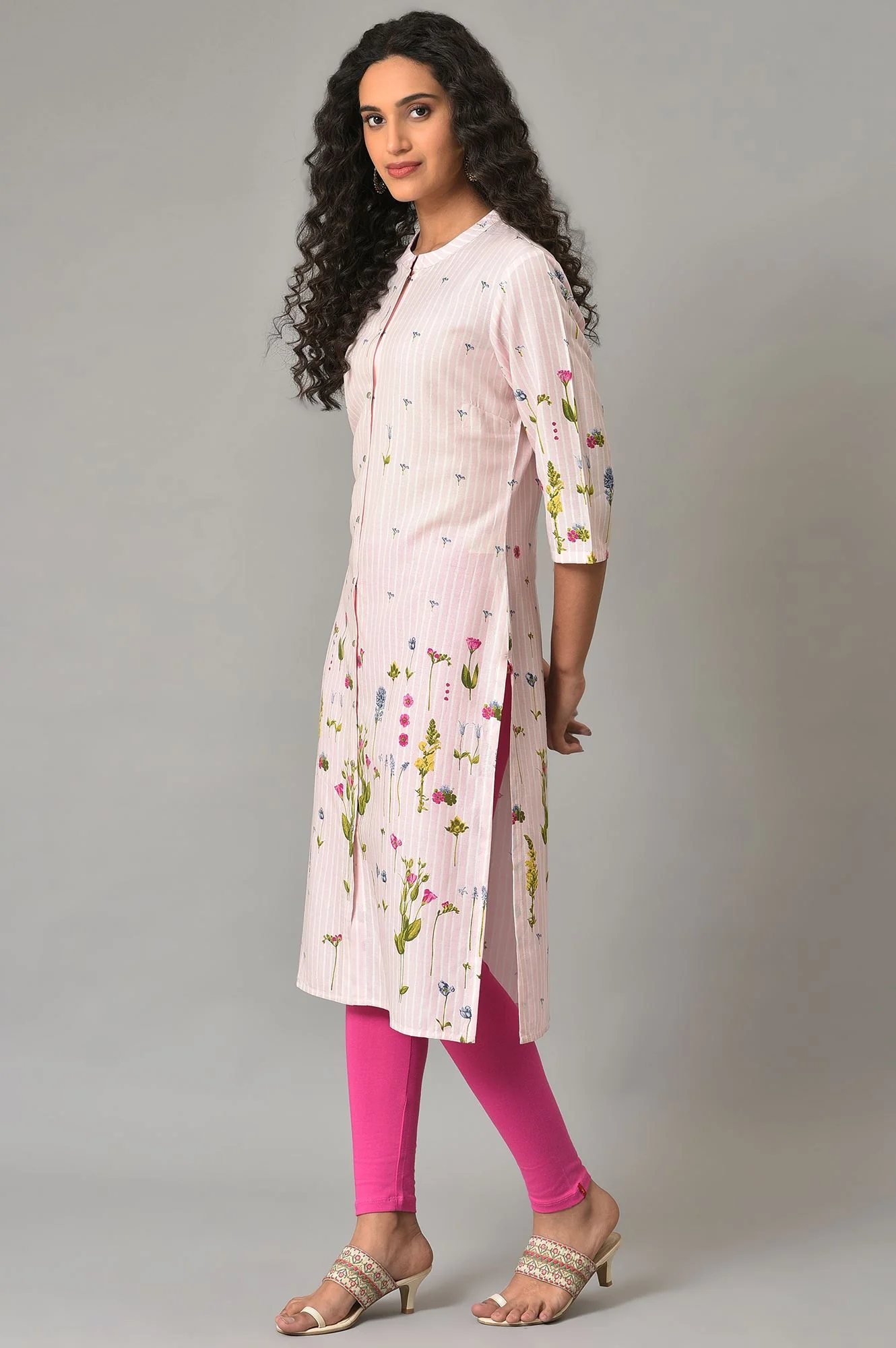 Light Pink Floral Printed Kurta in Mandarin Collar - Image 3