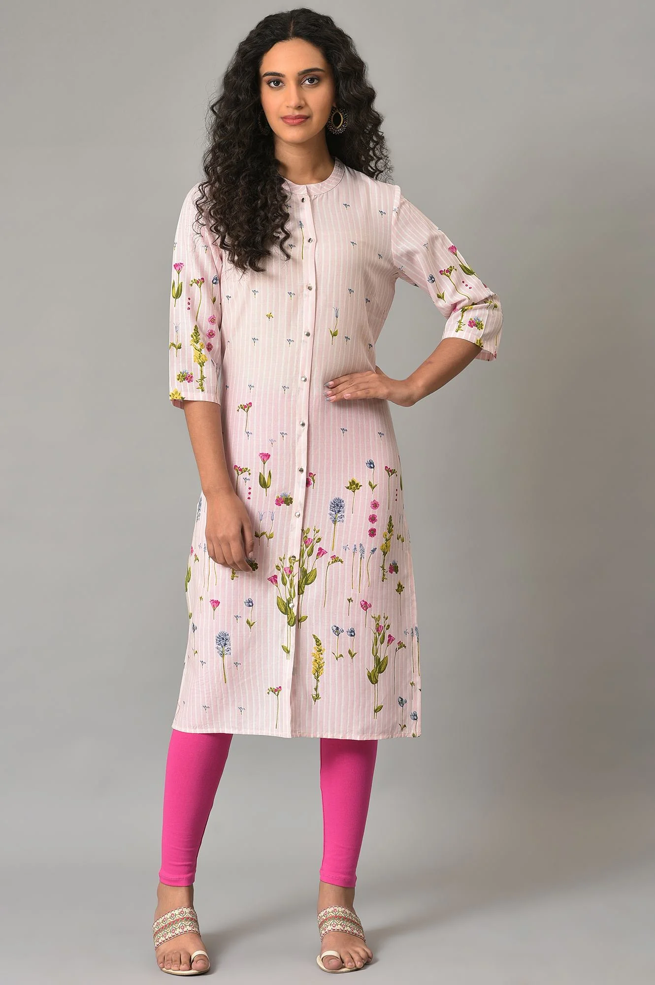 Light Pink Floral Printed Kurta in Mandarin Collar - Image 6
