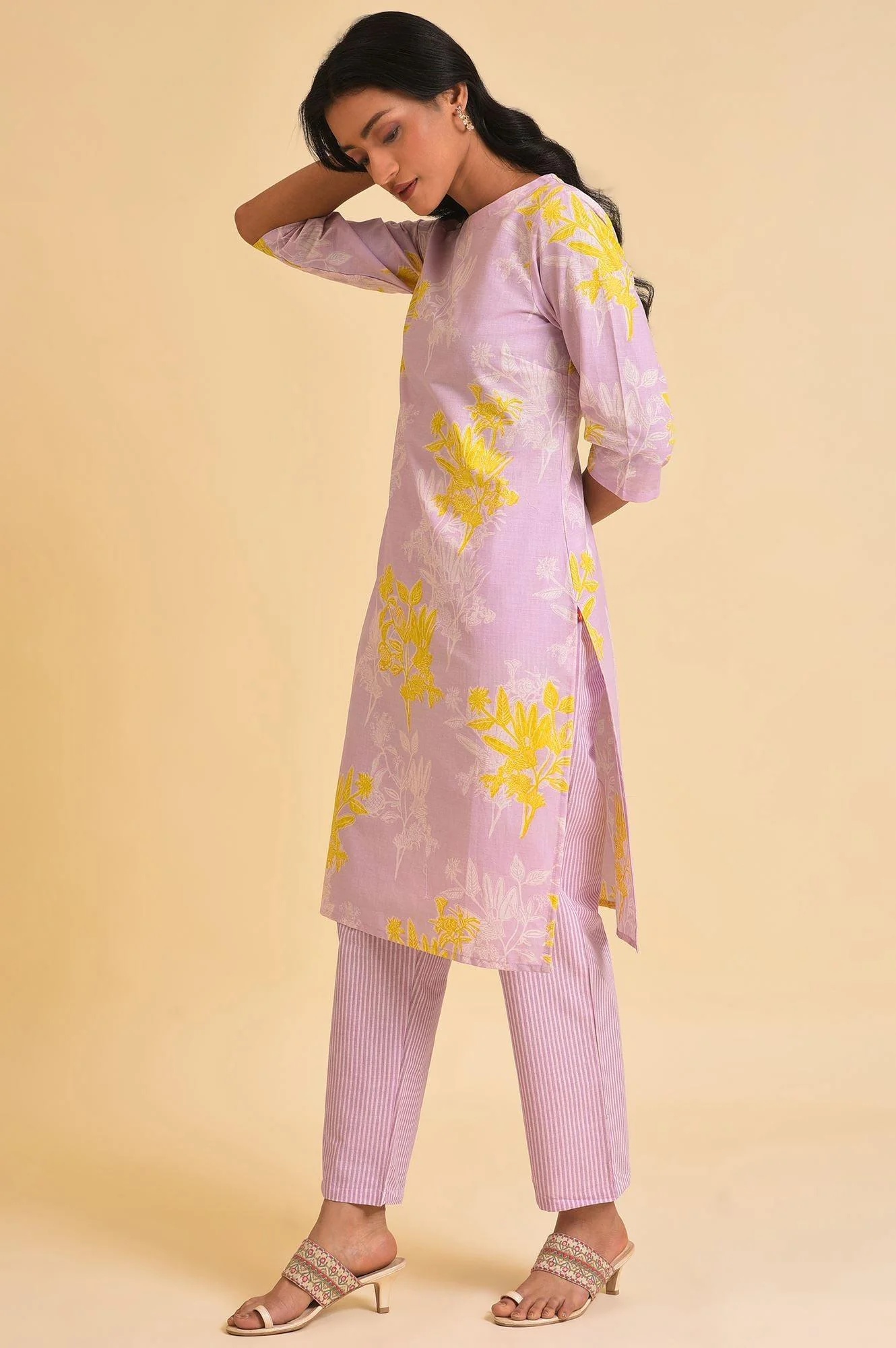 Light Purple Floral Print kurta & Pants Set - Image 3