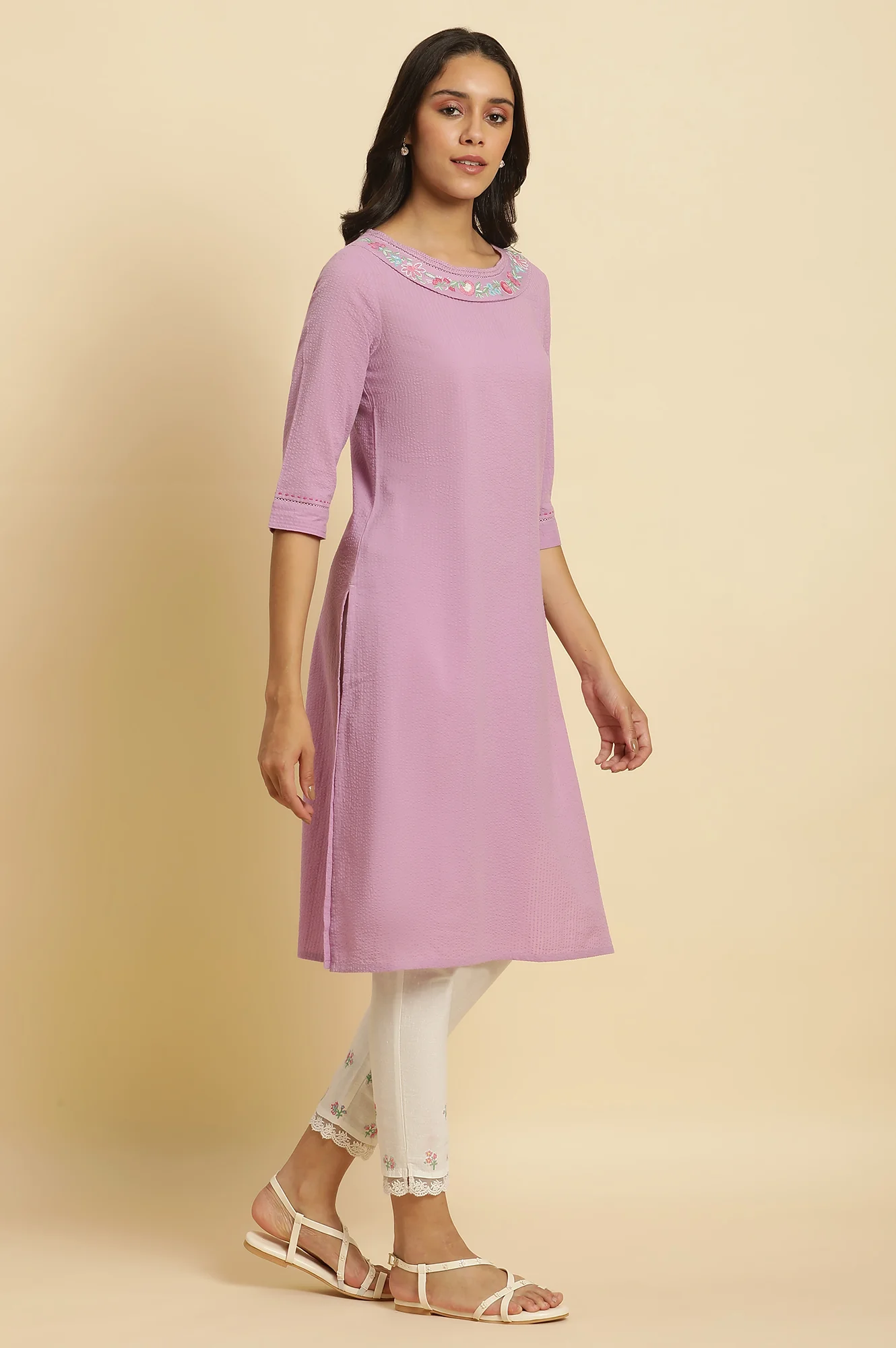 Light Purple Textured Cotton Embroidered Kurta - Image 5