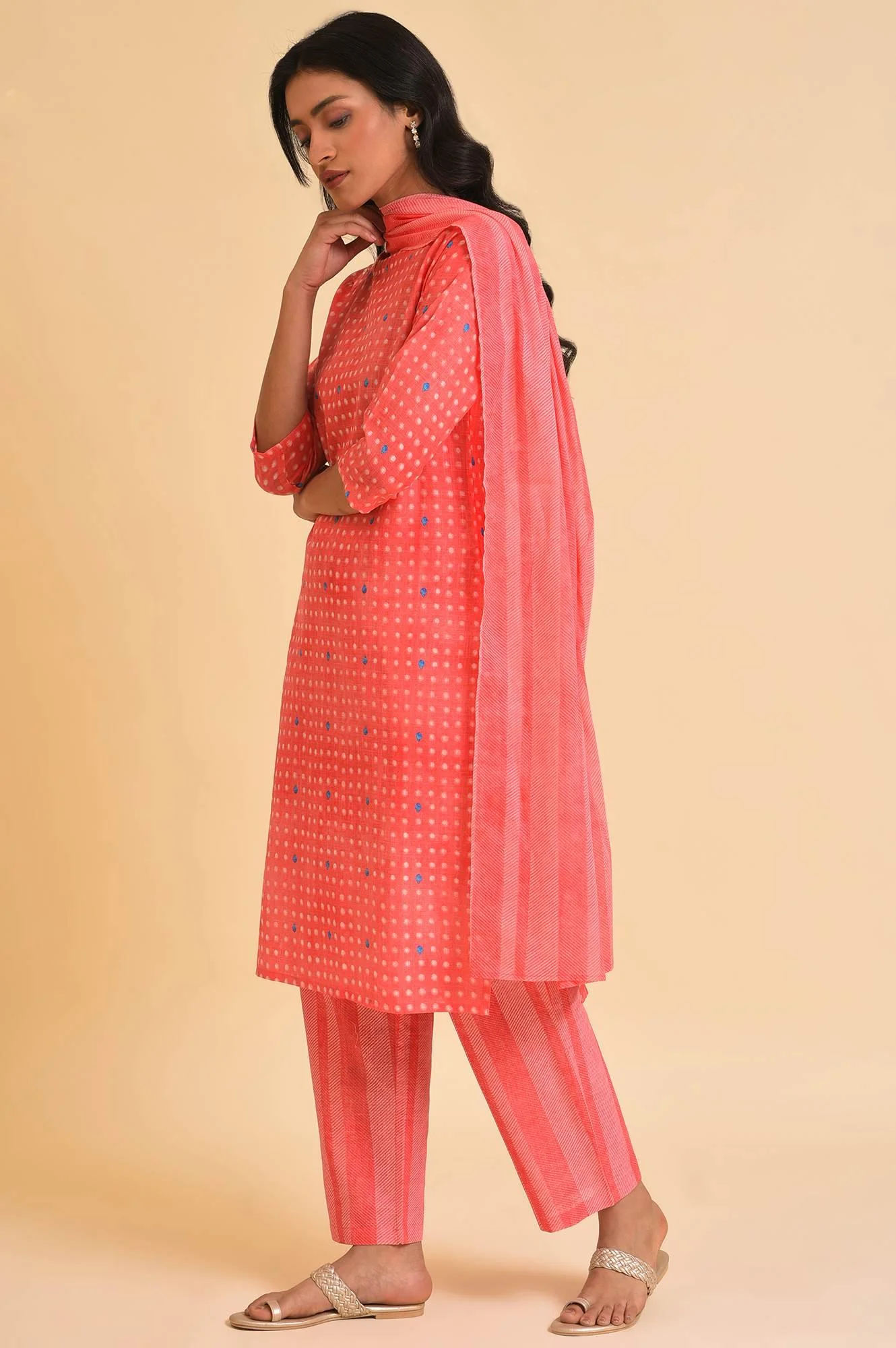 Light Red Printed kurta, Pants & Dupatta Co-Ord Set - Image 3