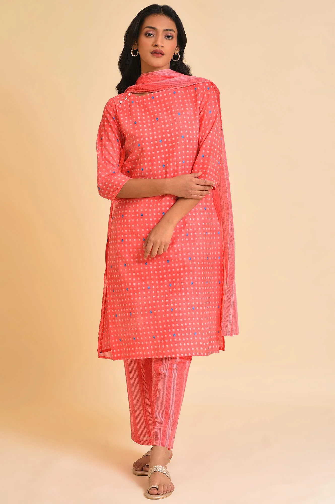 Light Red Printed Kurta, Pants & Dupatta Co-Ord Set - Image 10