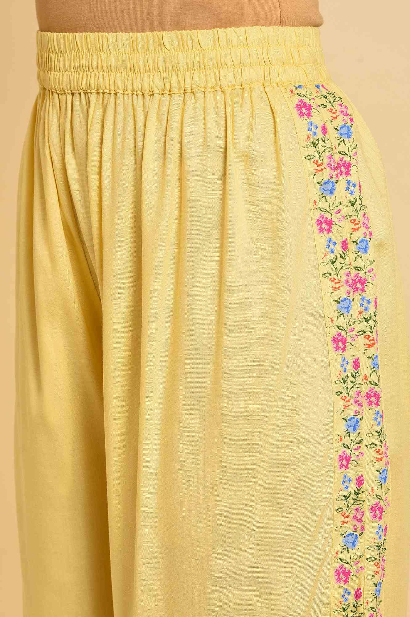 Light Yellow Embroidered kurta Set - Image 7