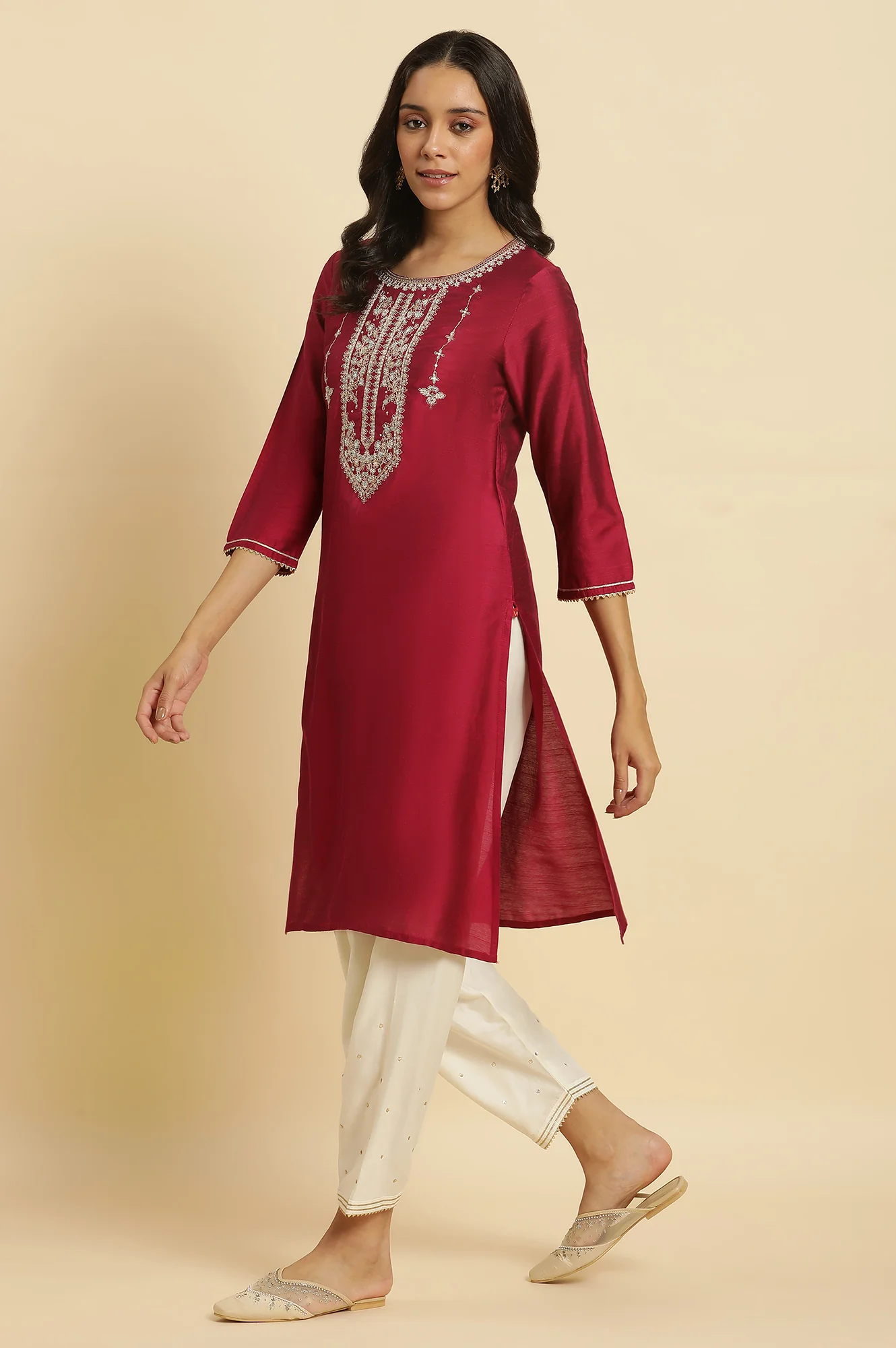 Magenta Embroidered Festive Kurta - Image 3