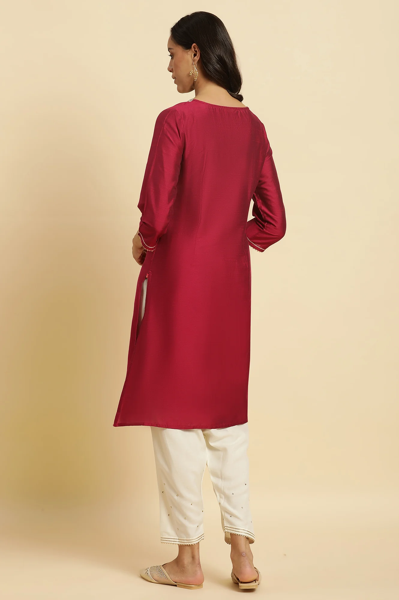 Magenta Embroidered Festive Kurta - Image 4