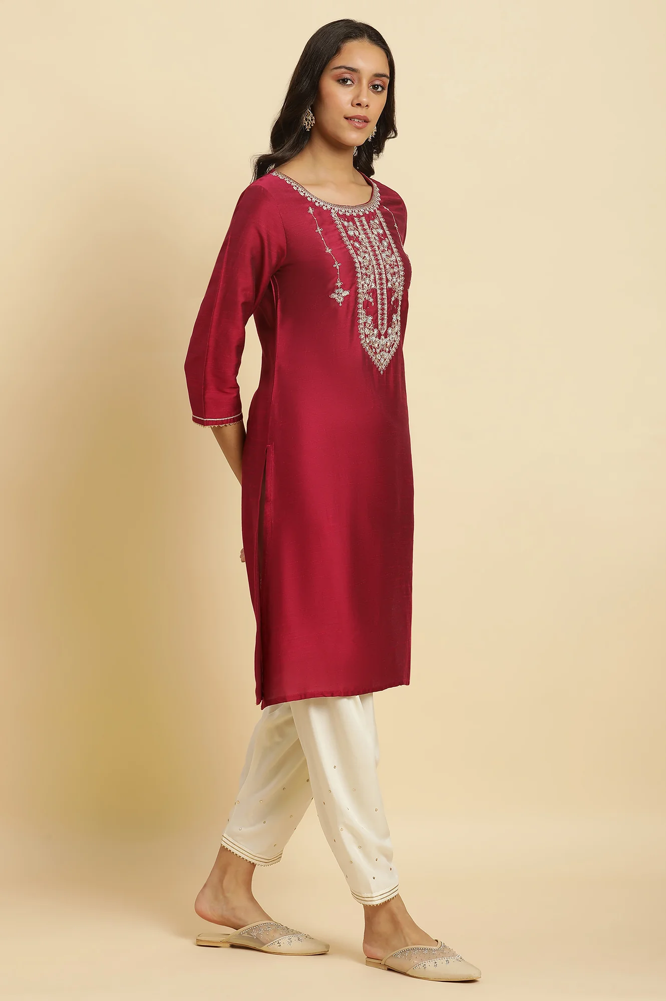 Magenta Embroidered Festive Kurta - Image 5
