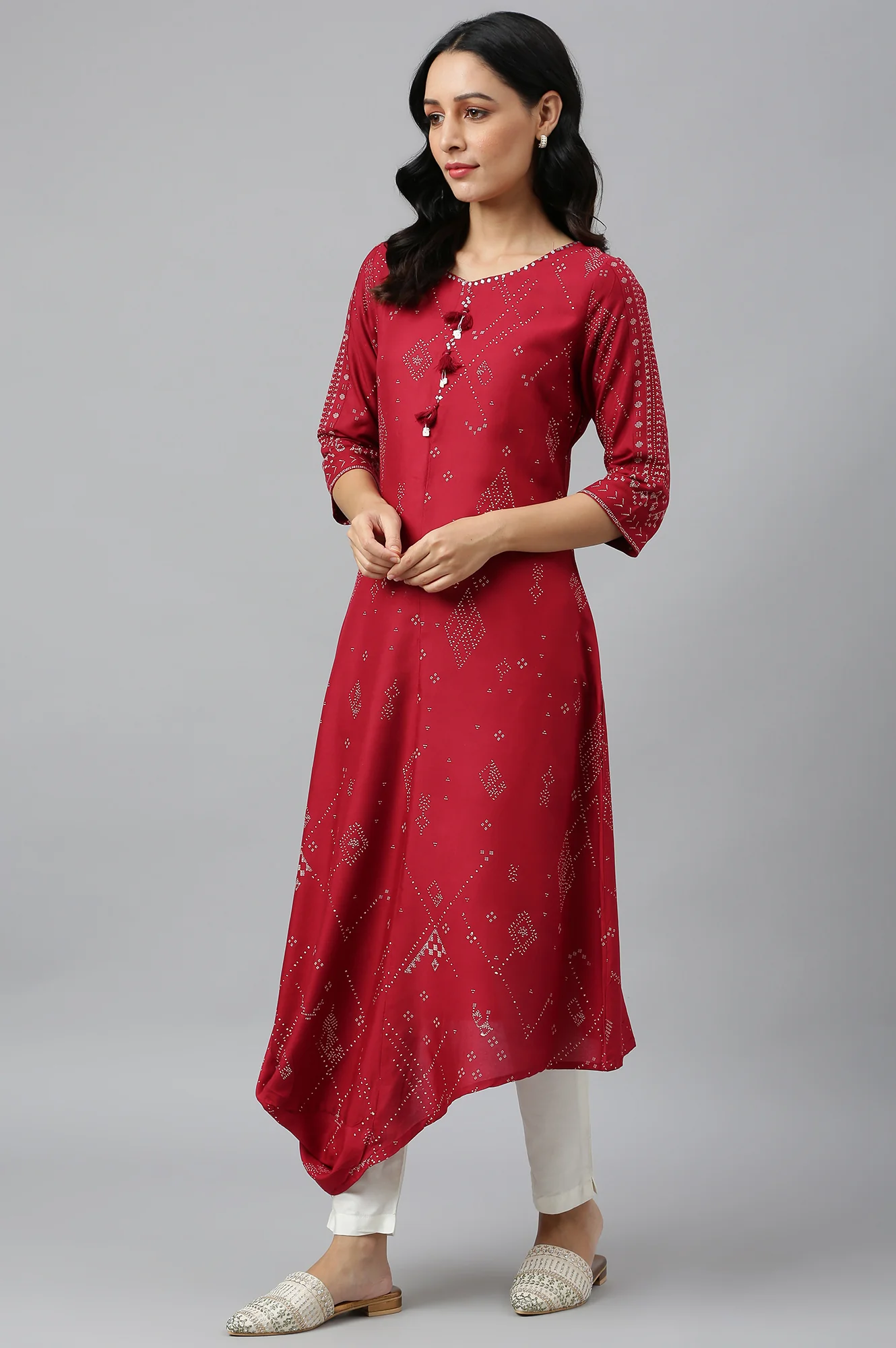 Maroon Cowl Hemline kurta With Shell Detail - Image 3