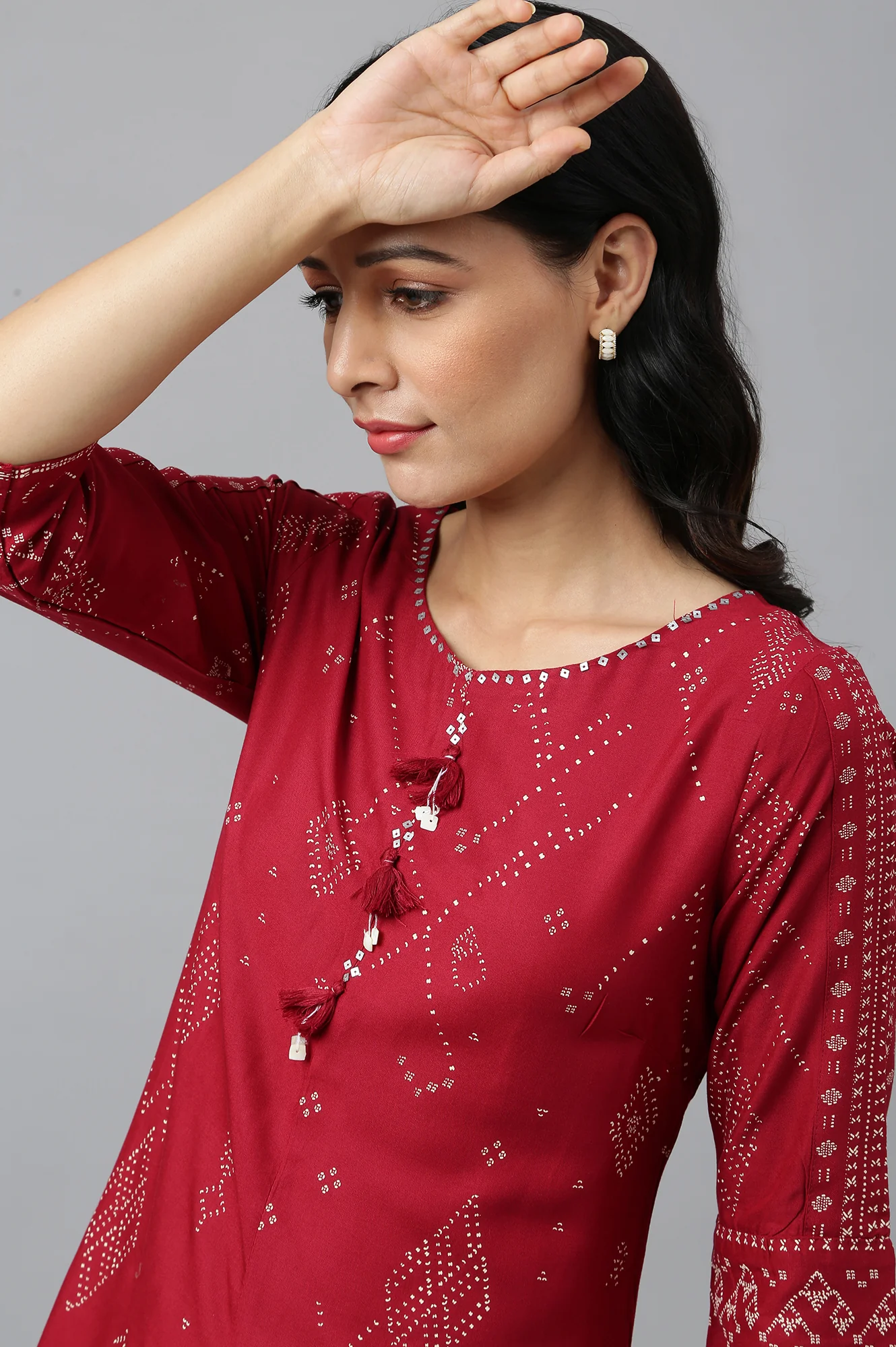 Maroon Cowl Hemline kurta With Shell Detail - Image 9