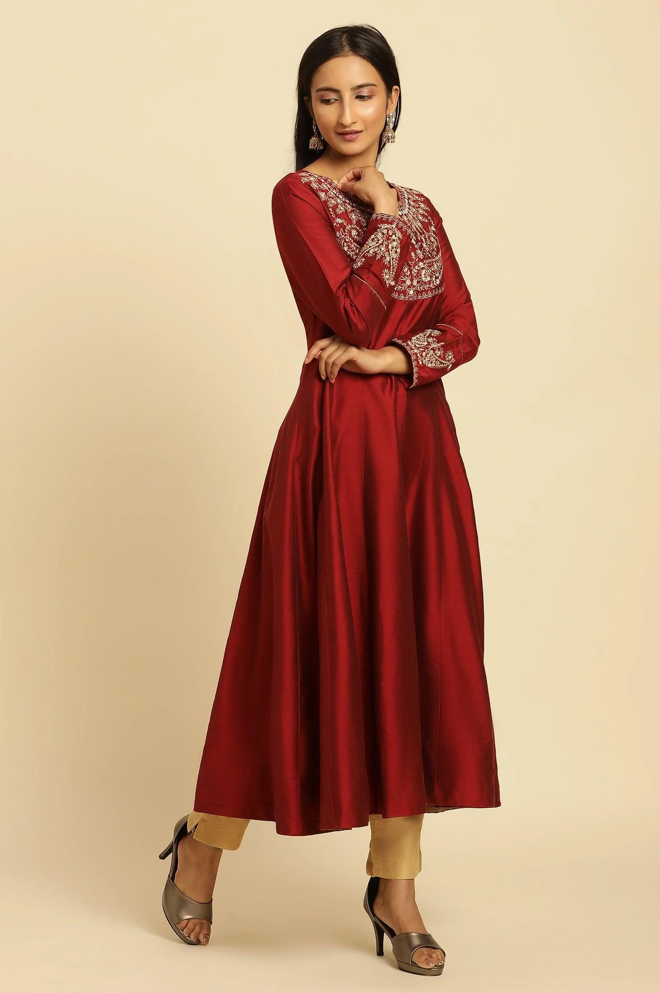 Maroon Embroidered Flared Kurta - Image 5