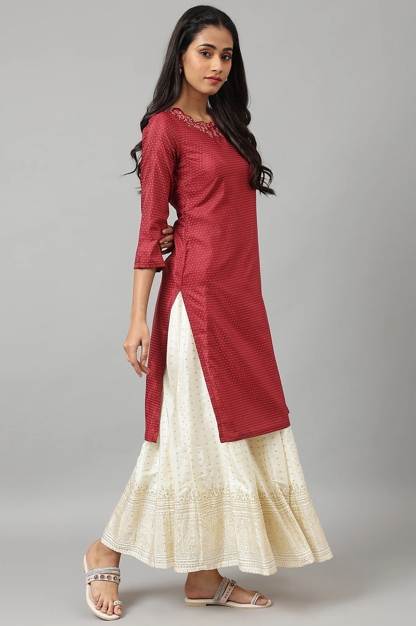 Maroon Festive kurta With Embroidered Neck - Image 6