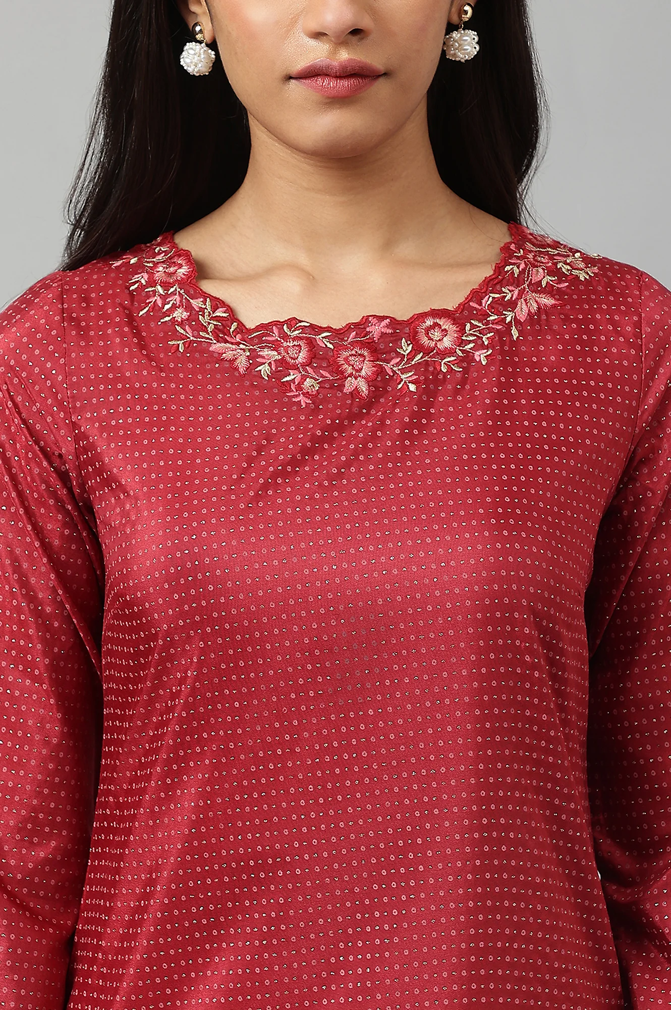 Maroon Festive kurta With Embroidered Neck - Image 7