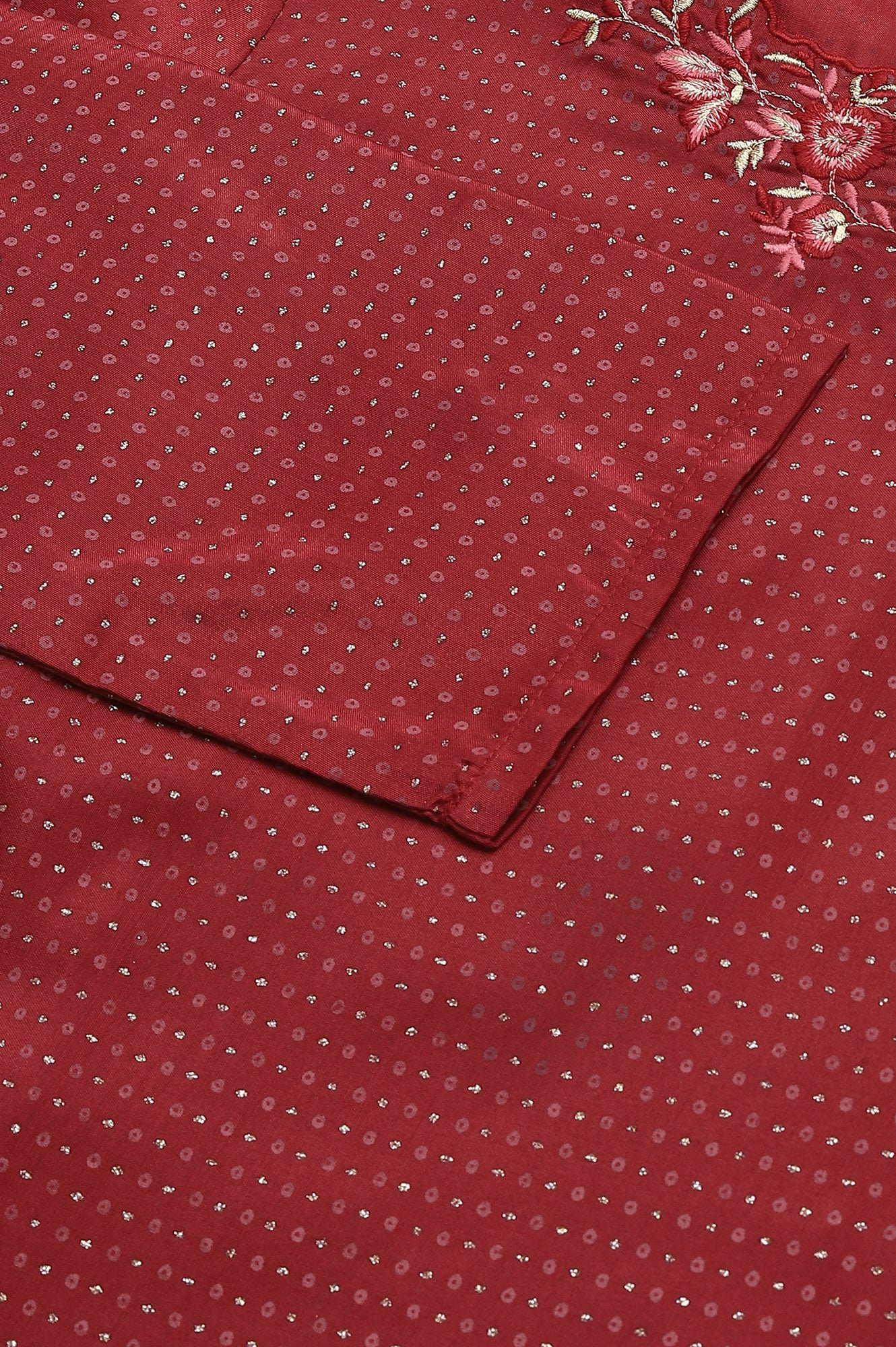 Maroon Festive kurta With Embroidered Neck - Image 8