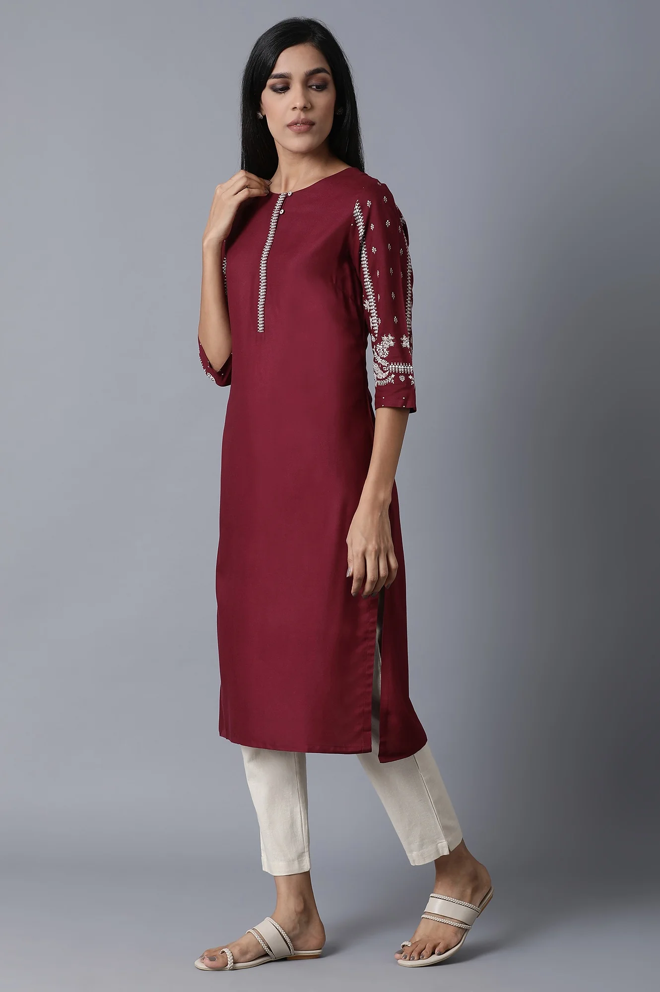 Maroon Kurta With Printed Sleeves - Image 3