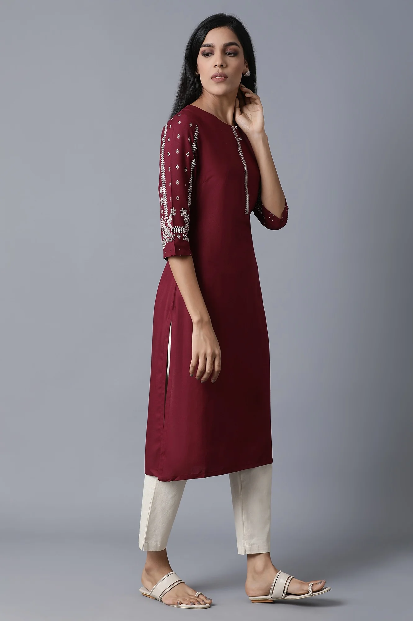 Maroon Kurta With Printed Sleeves - Image 4