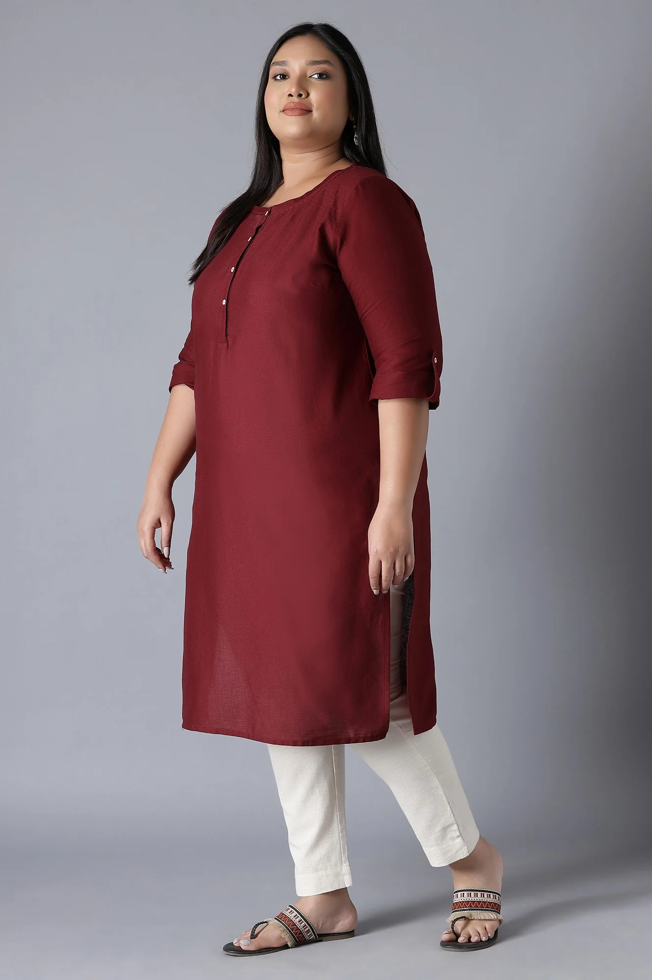 Maroon Round Neck Solid kurta - Image 3