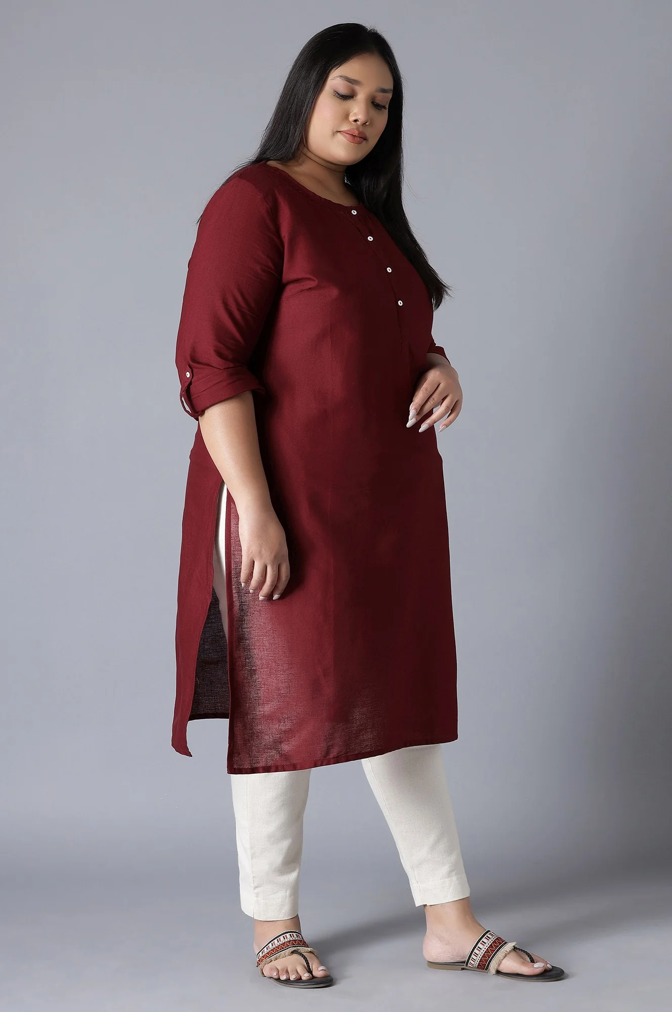 Maroon Round Neck Solid kurta - Image 4