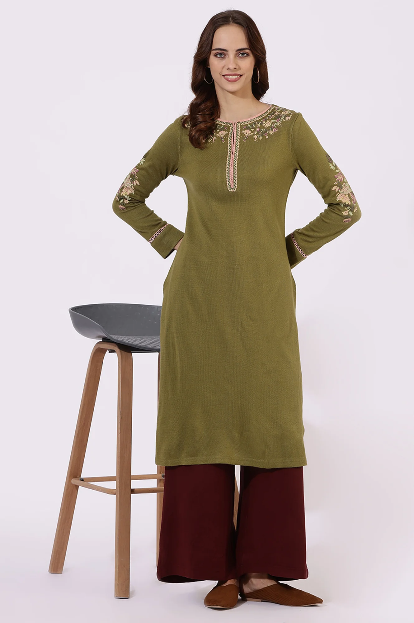 Maroon Solid Cashmere Ankle Length Wide Leg Parallel Pants - Image 5