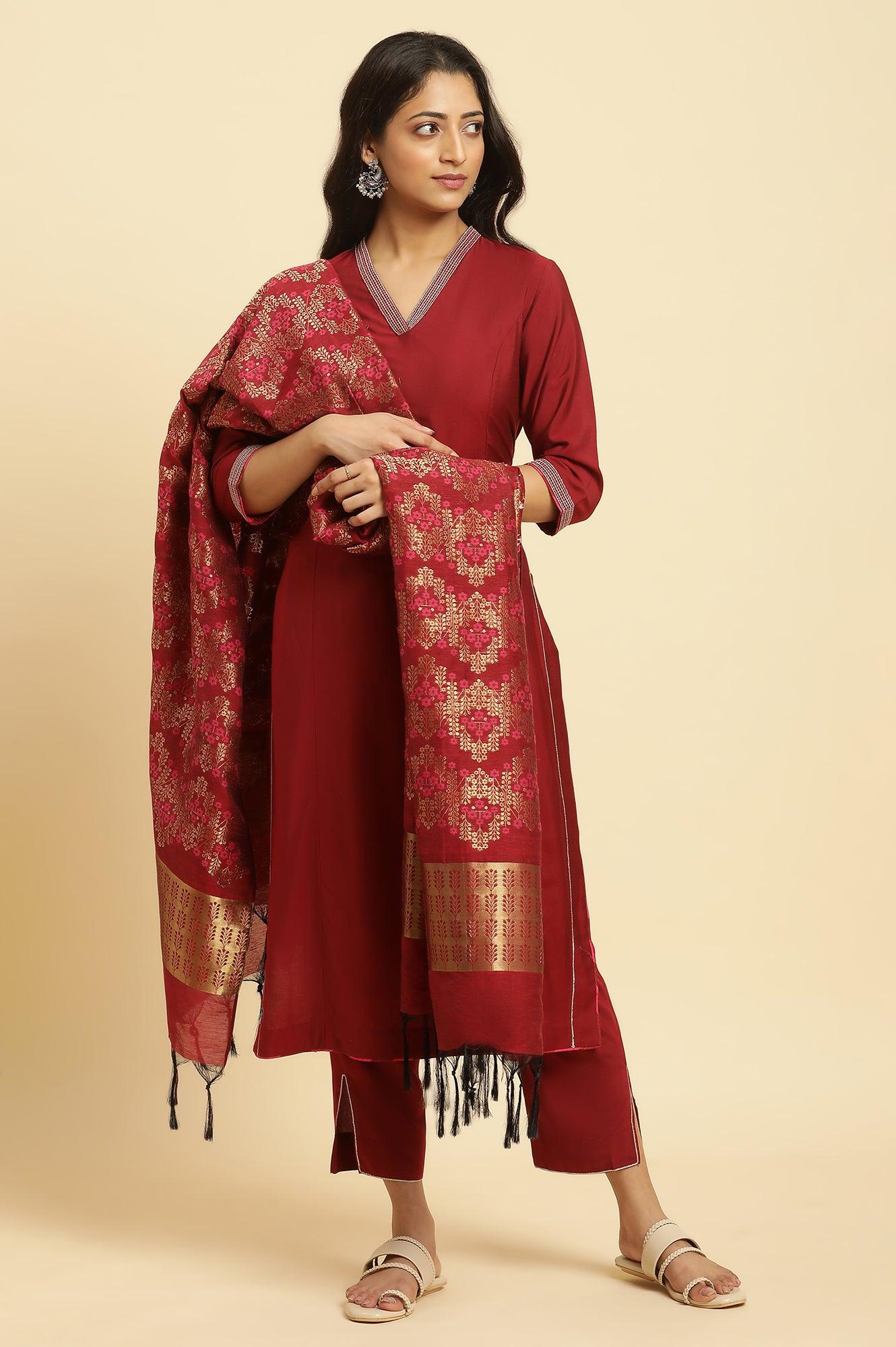 Maroon Solid Kurta, Pants And Jacquard Dupatta - Image 3