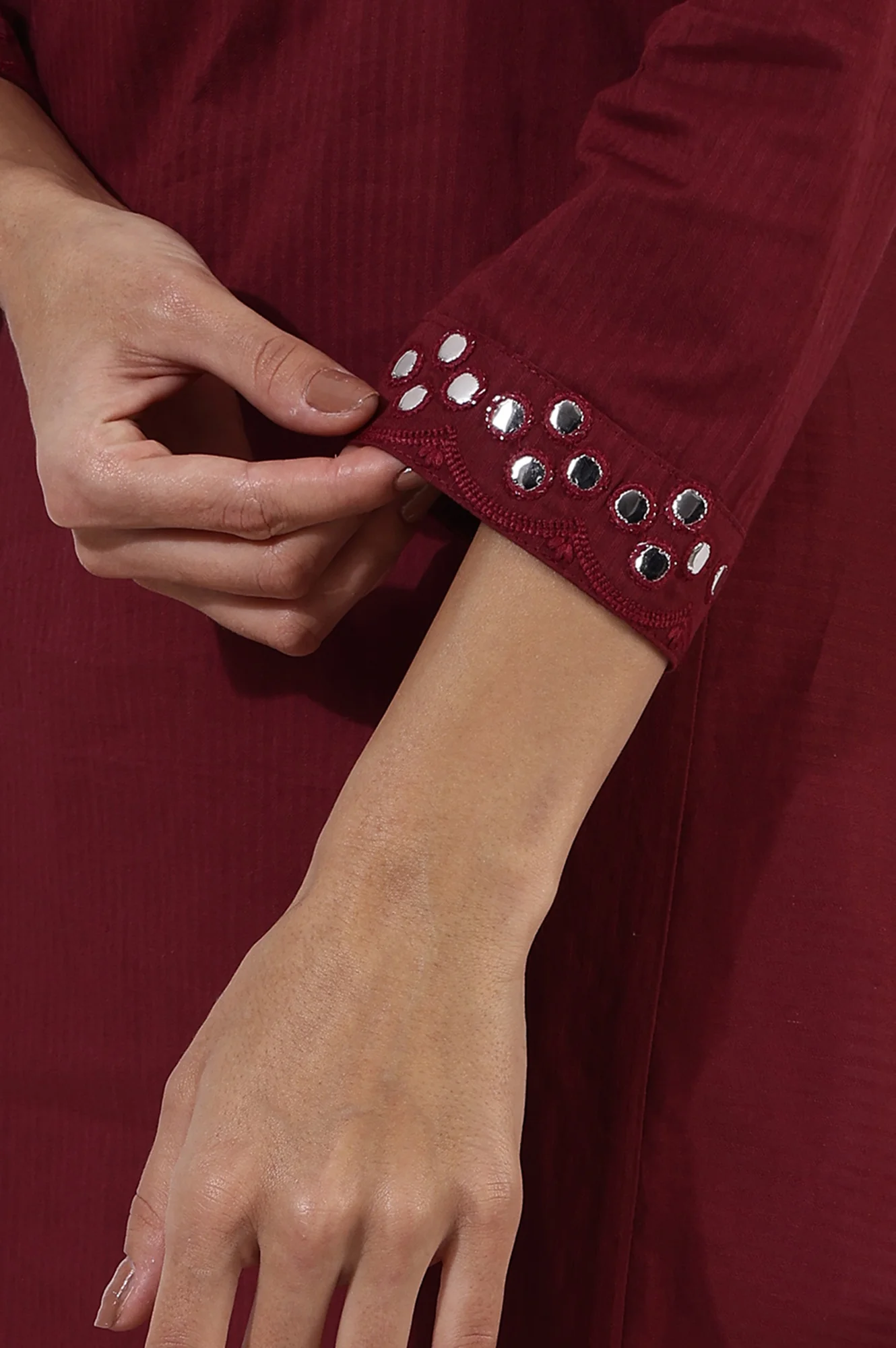 Maroon Solid Mirror Work Pure Cotton Straight Kurta - Image 7