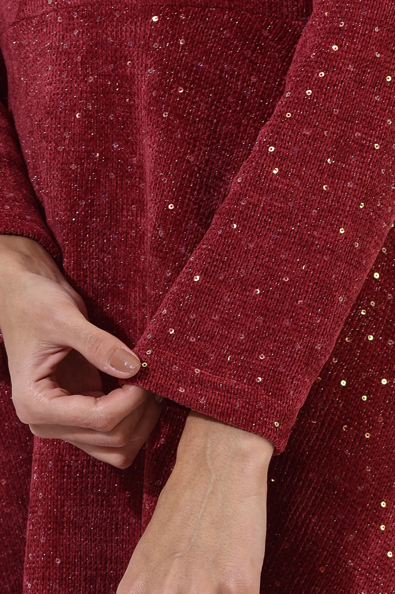 Maroon Solid Sequins Flarred Dresses - Image 7