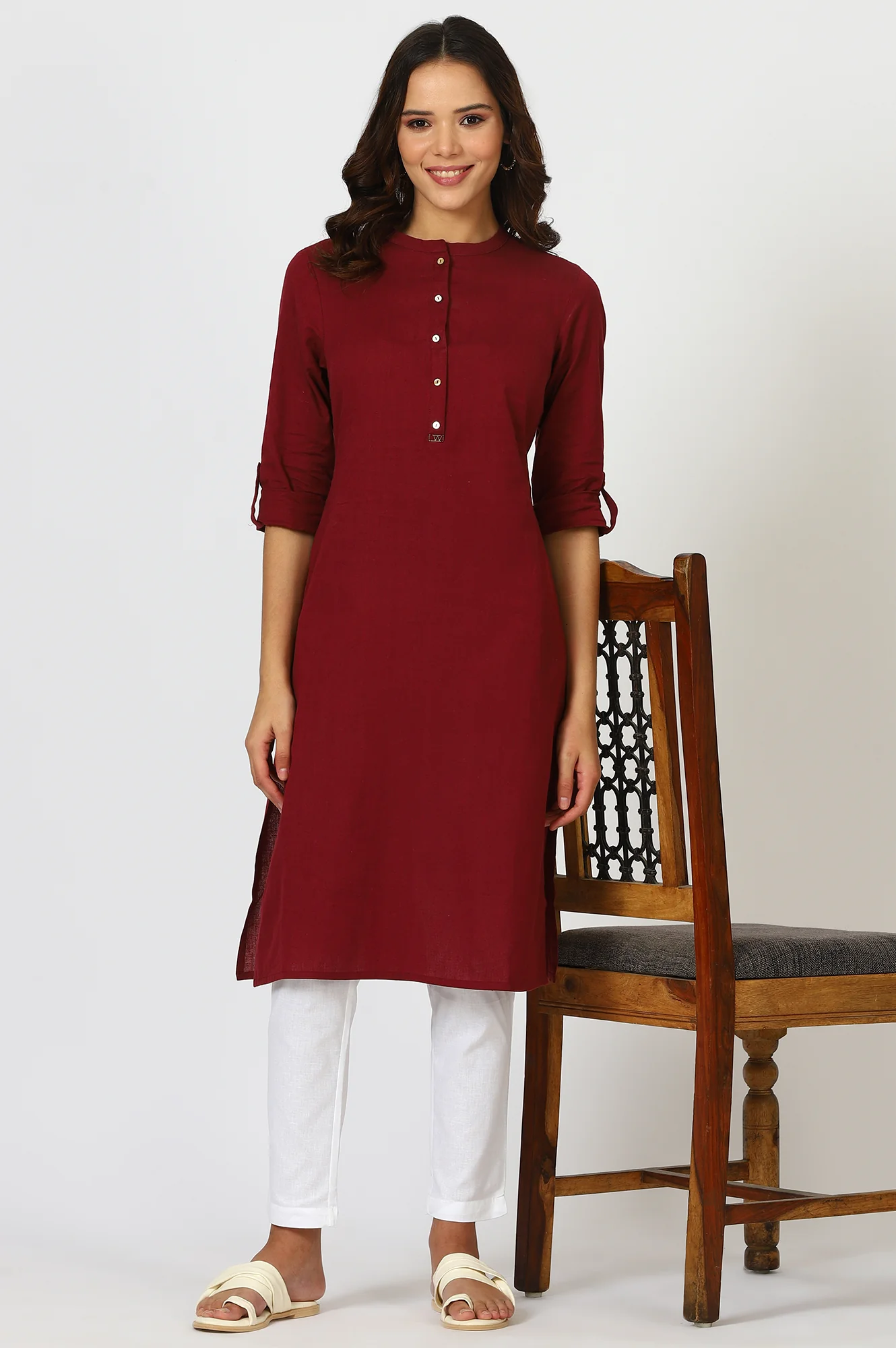 Maroon Solid Straight Cotton Kurta - Image 2