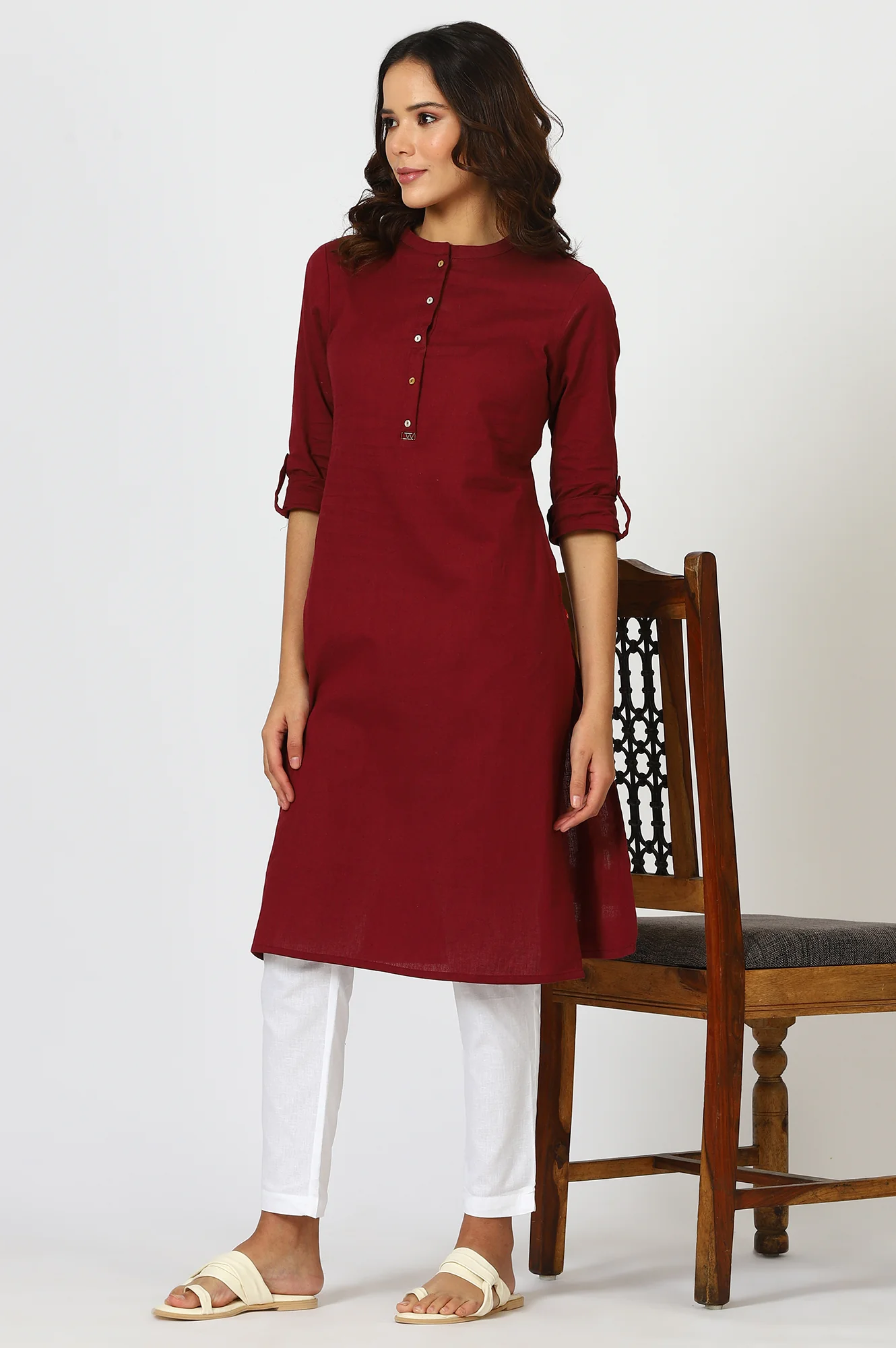 Maroon Solid Straight Cotton Kurta - Image 4