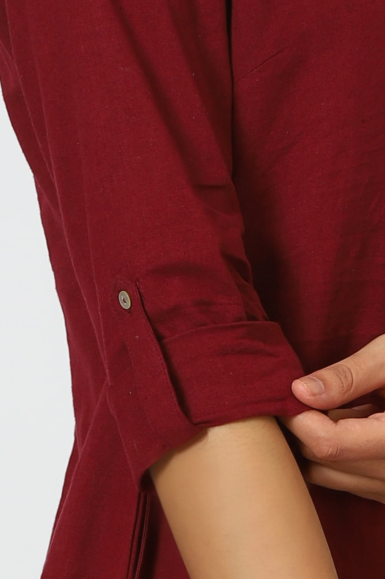 Maroon Solid Straight Cotton Kurta - Image 7
