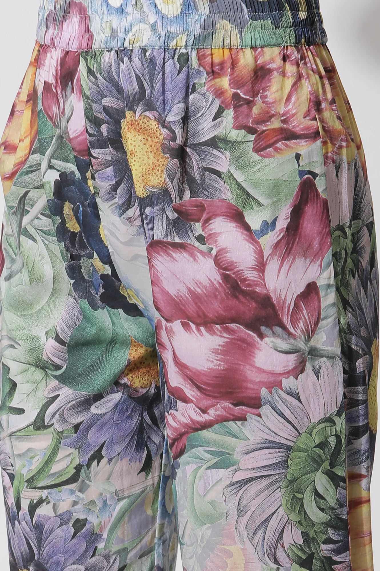 Multi-Coloured Floral Printed Short Kurta And Pants Set - Image 9