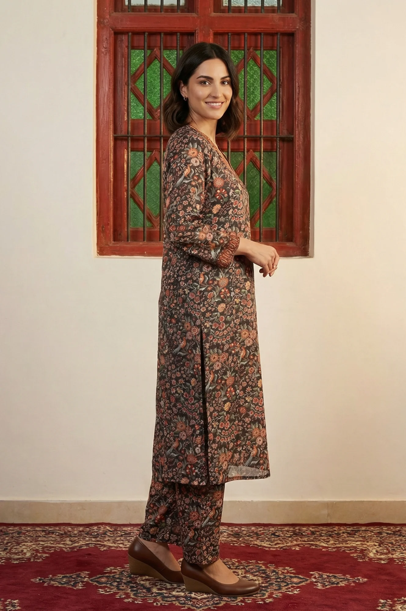 Multicolor Floral Printed Thread Work Straight Kurta with Pants Set - Image 4