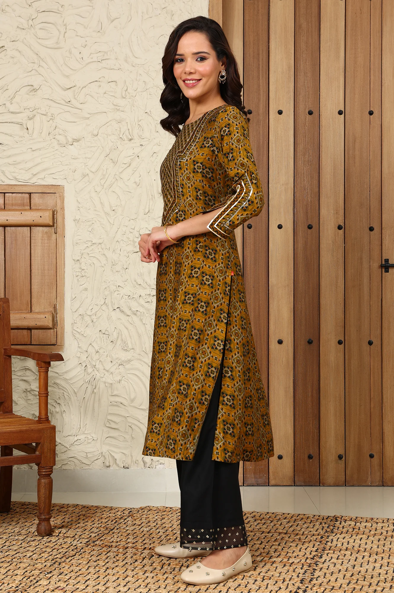 Mustard Yellow Geometric Printed Sequined Straight Kurta - Image 4