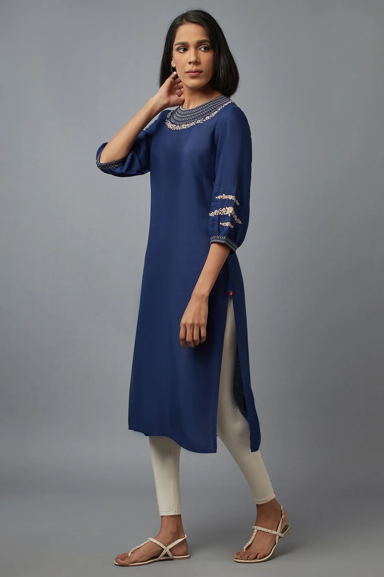 Navy Blue Embroidered kurta - Image 3