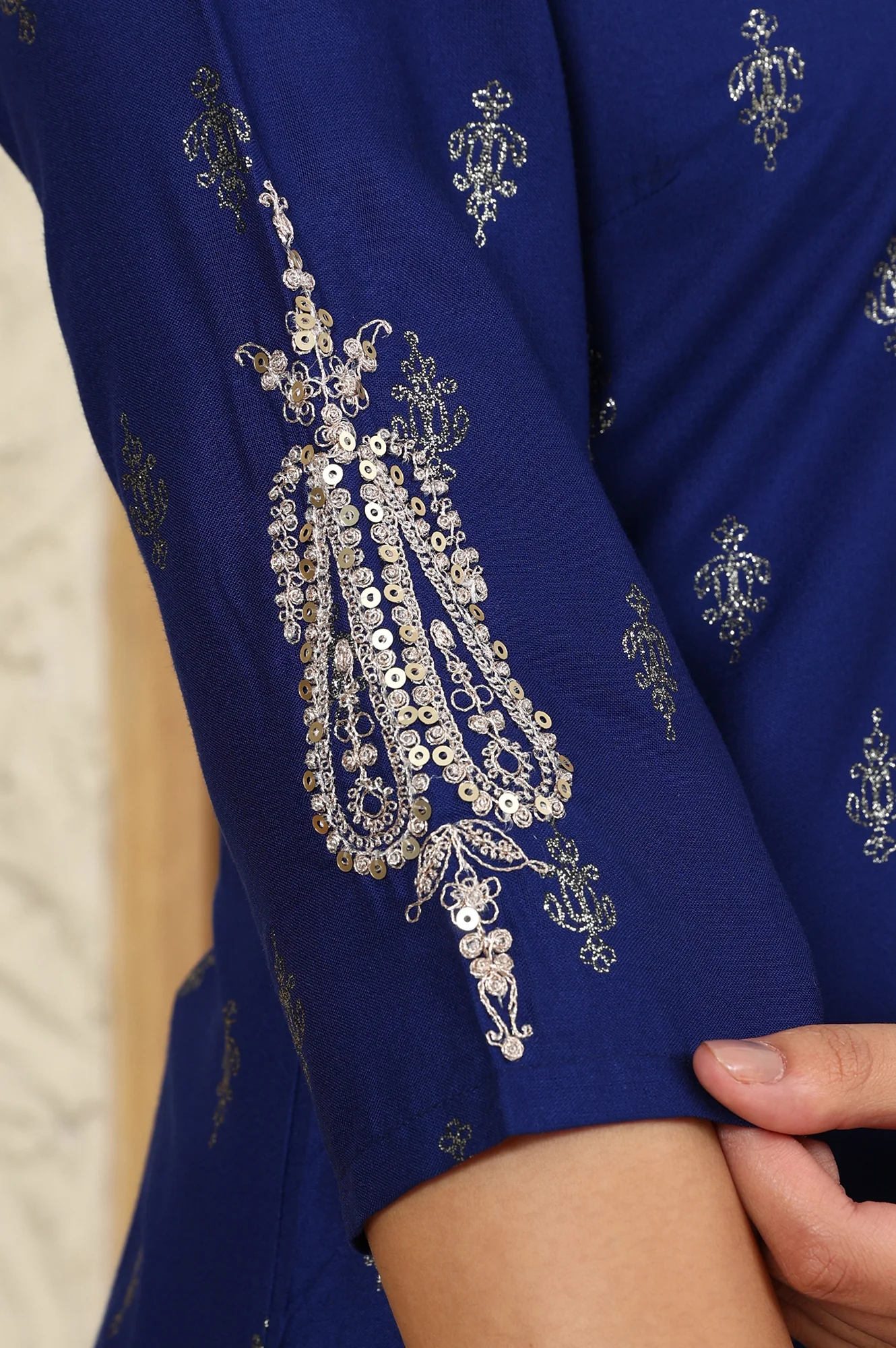 Navy Blue Glitter Paisley Printed Straight Kurta With Dori Embroidery On Yoke - Image 7