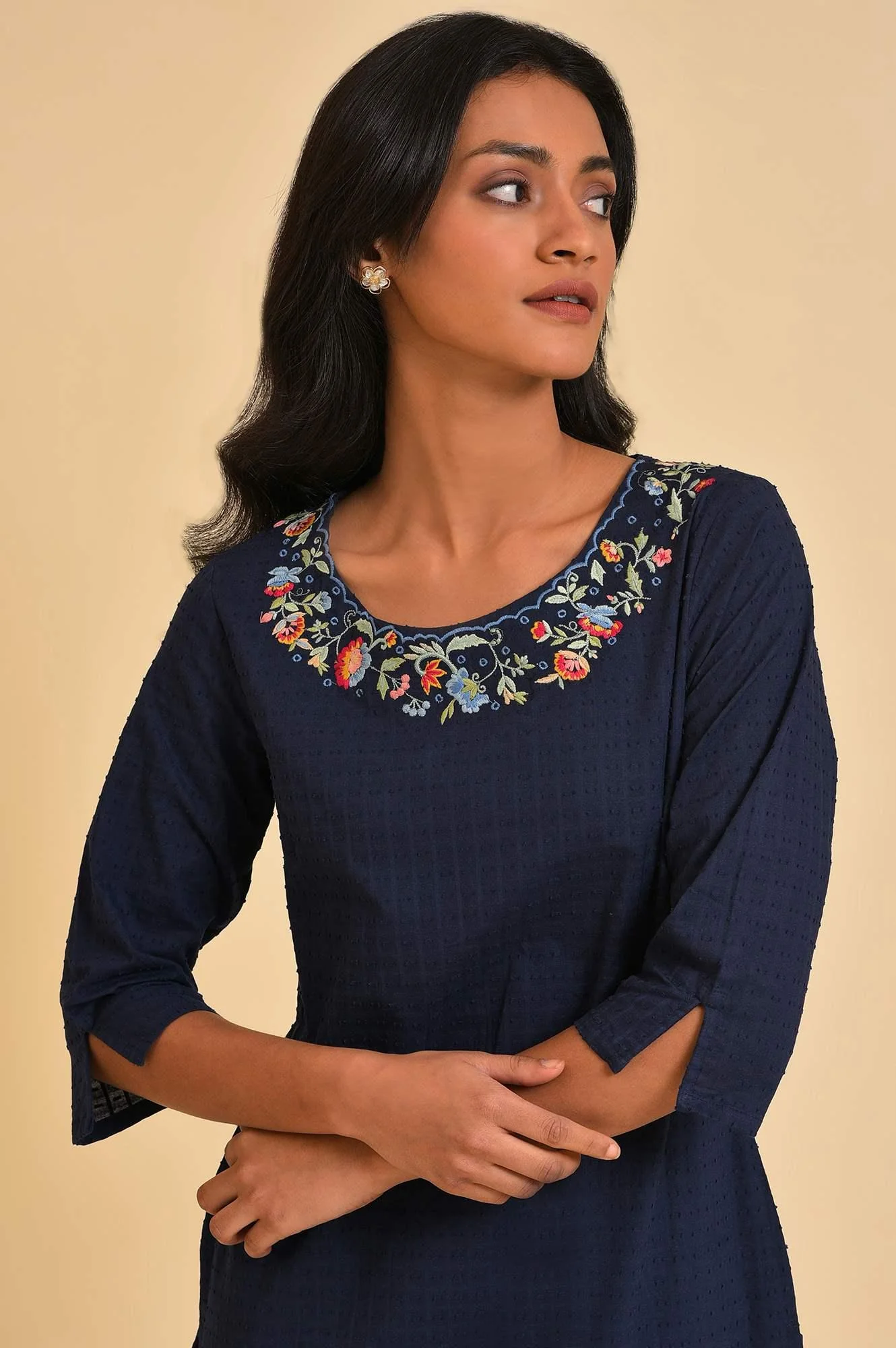 Navy Blue Textured kurta In Embroidered Neck - Image 6