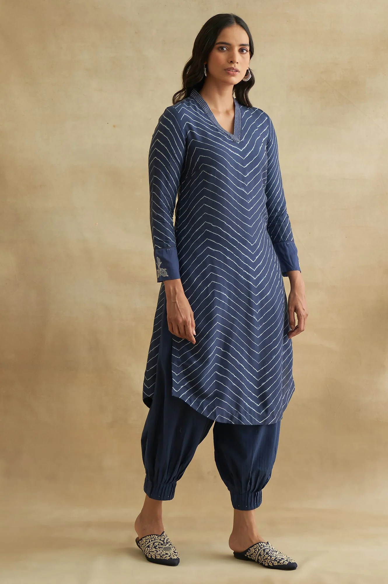 Navy kurta With Printed Shibori Pattern - Image 4