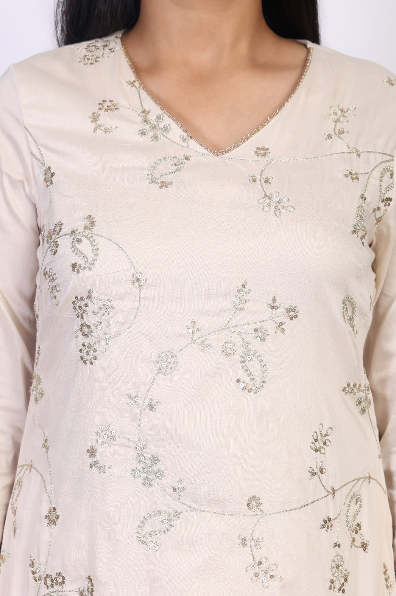 Off-White Embroidered Straight Viscose Kurta - Image 3