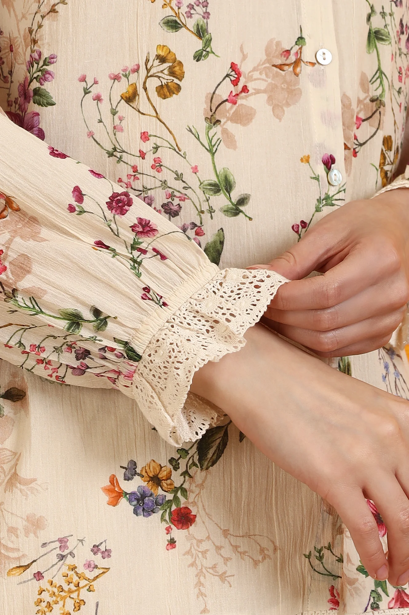 Off-White Floral Printed Cotton Crinkle Top with Lace - Image 7