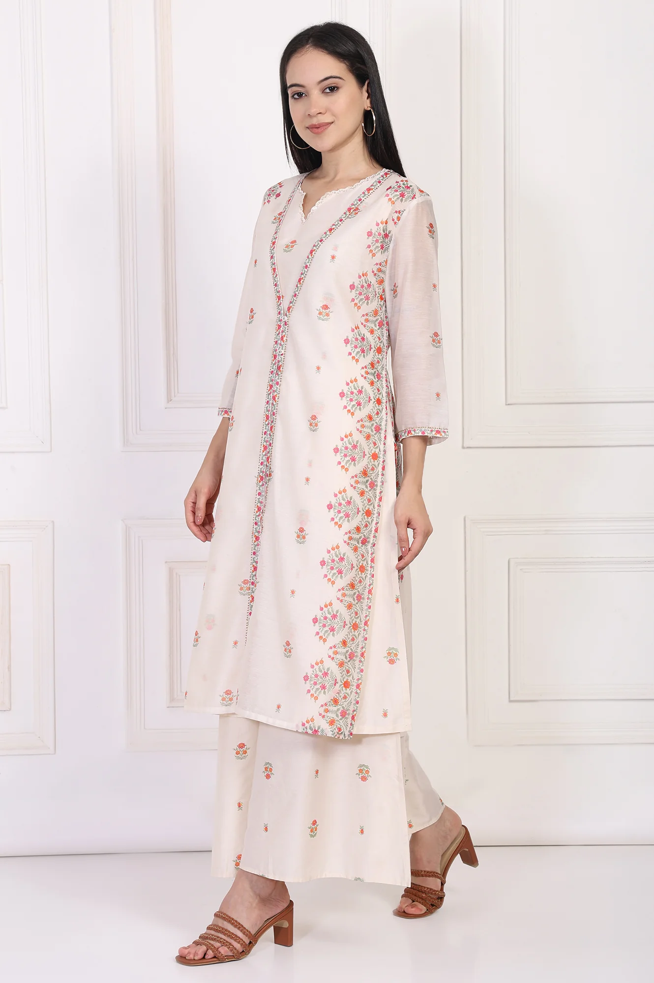 Off-White Floral Printed Lace Trim Straight Chiffon Kurta with Inner, Flared Pant and Dupatta Set - Image 5