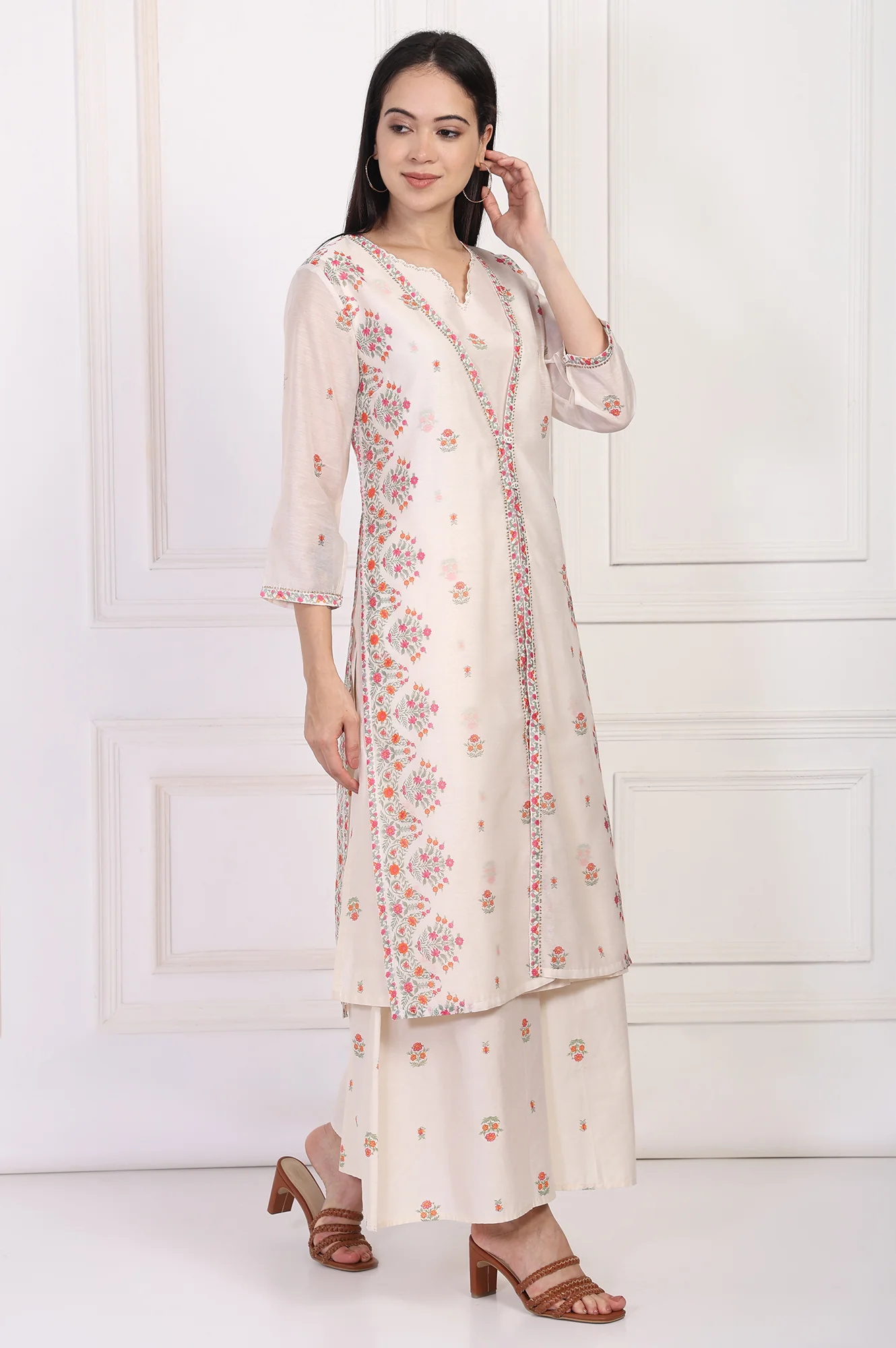Off-White Floral Printed Lace Trim Straight Chiffon Kurta with Inner, Flared Pant and Dupatta Set - Image 7