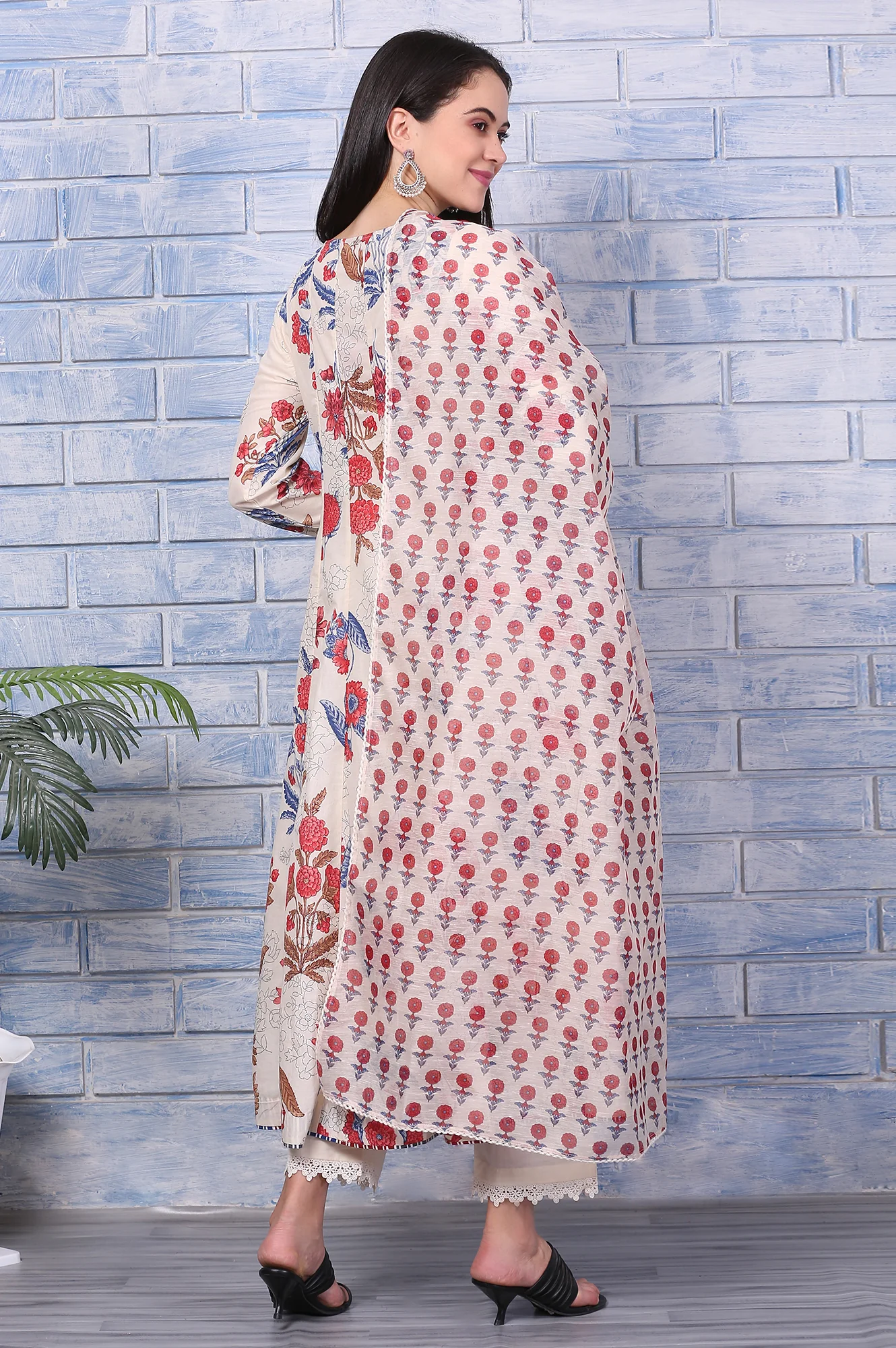 Off-White Floral Printed Pure Cotton Anarkali Kurta, Pants and Dupatta Set - Image 5