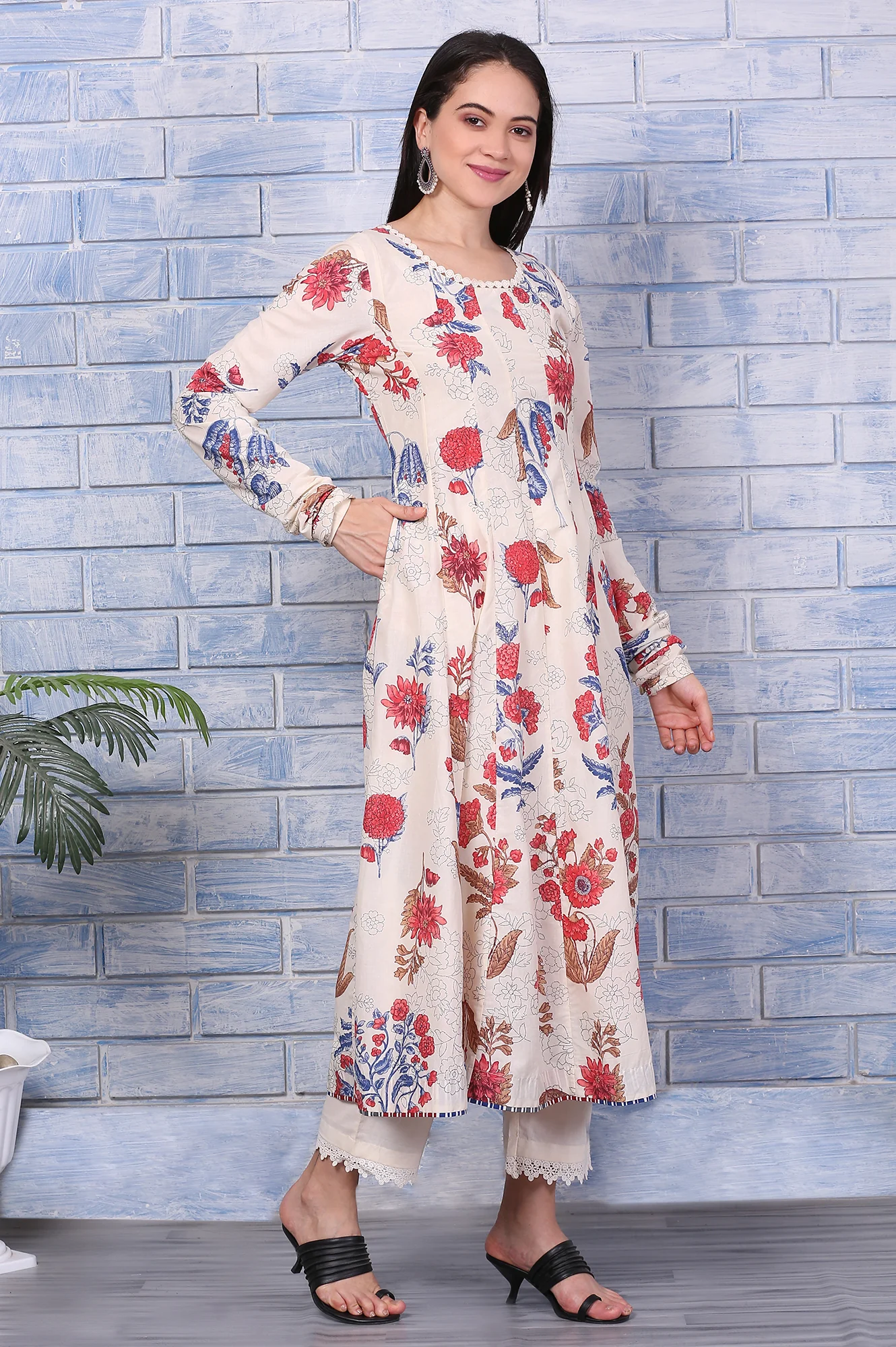 Off-White Floral Printed Pure Cotton Anarkali Kurta, Pants and Dupatta Set - Image 6