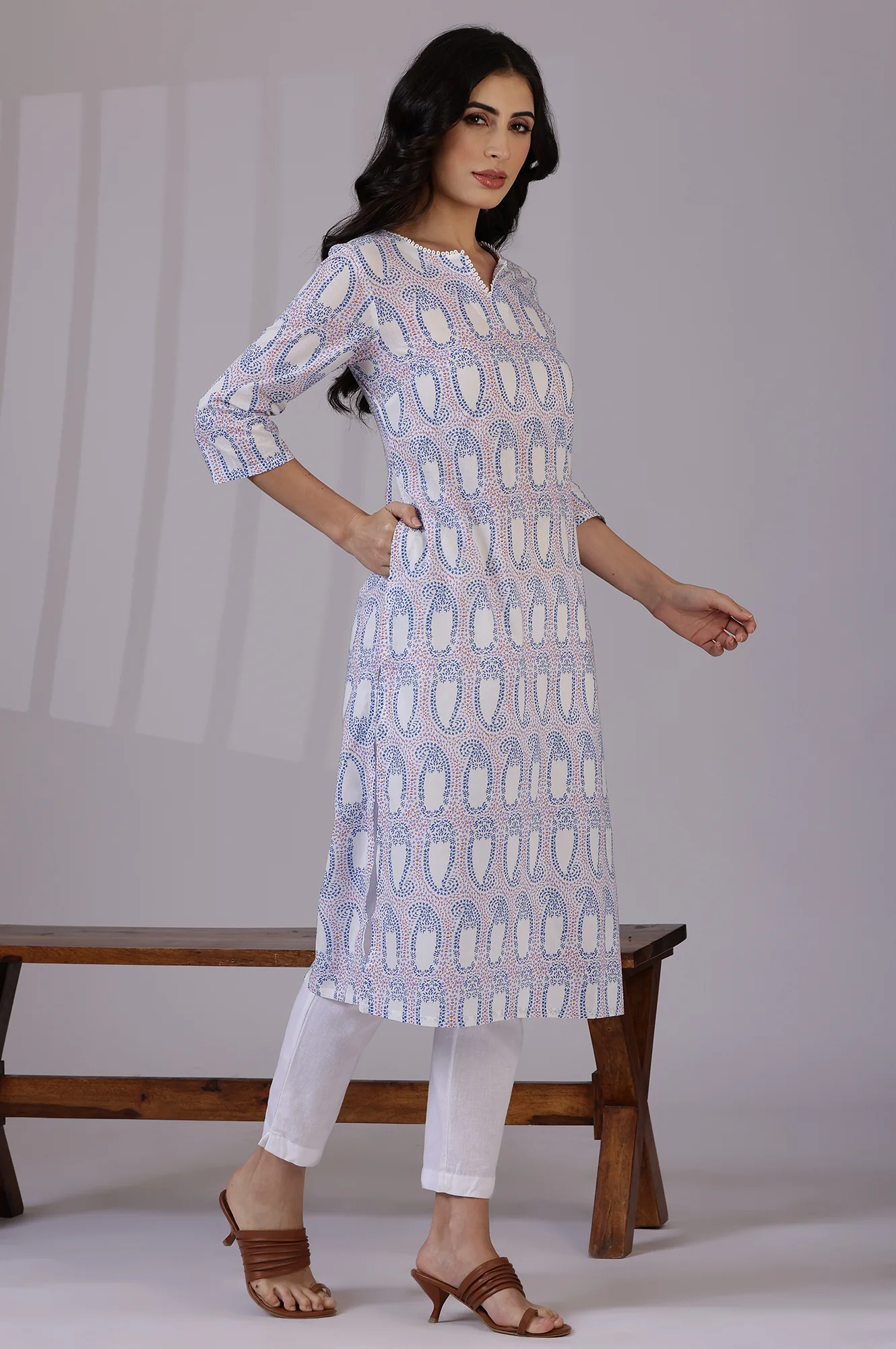 Off-White Floral Printed Pure Cotton Straight Kurta - Image 7