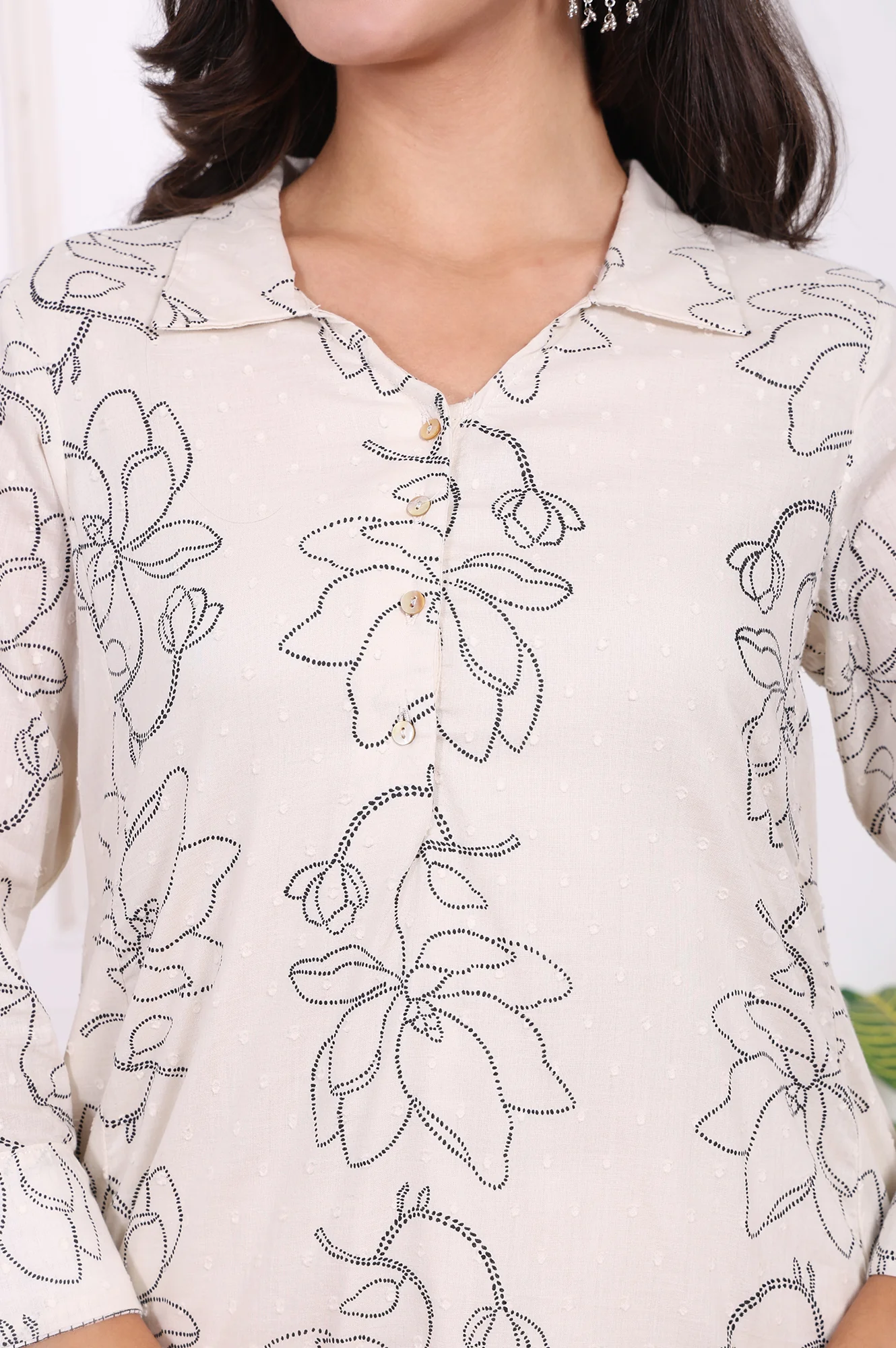 Off-White Floral Printed Pure Cotton Straight Kurta with Pants Set - Image 3