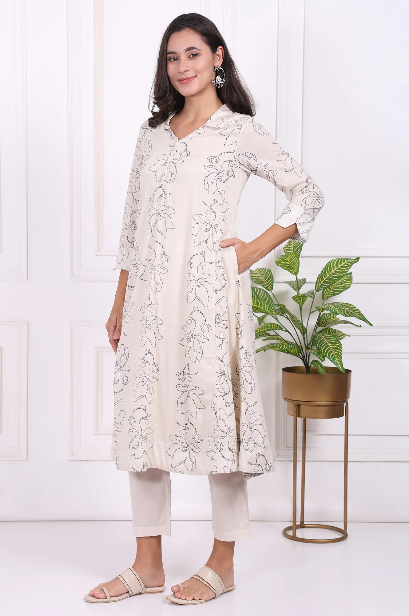 Off-White Floral Printed Pure Cotton Straight Kurta with Pants Set - Image 4