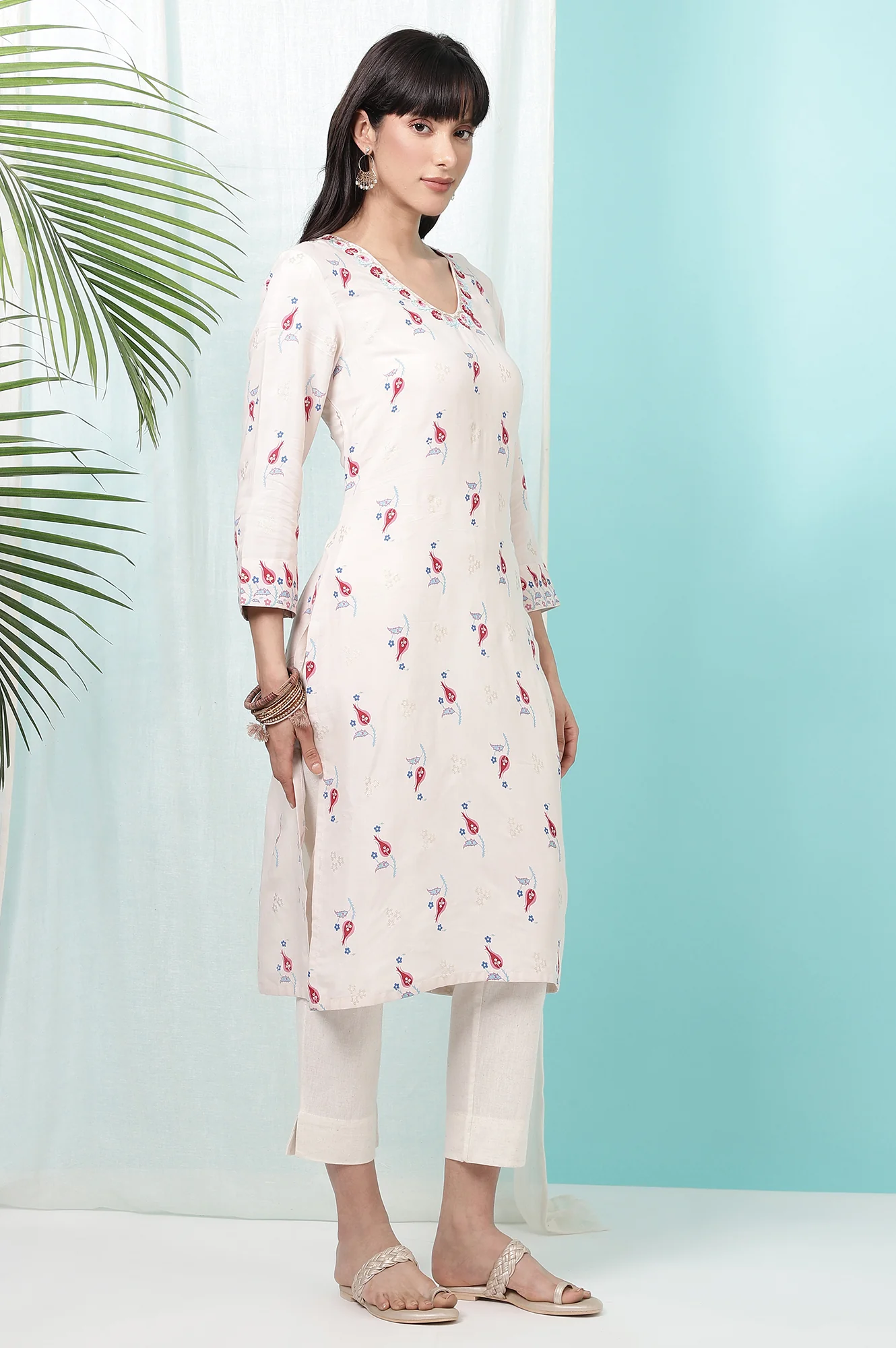 Off-White Floral Printed Rayon Straight Kurta - Image 7