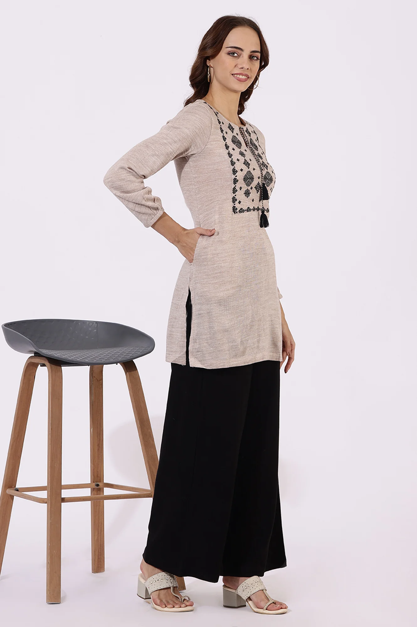 Off White Solid Thread Work Acrylic Straight Tunic - Image 6