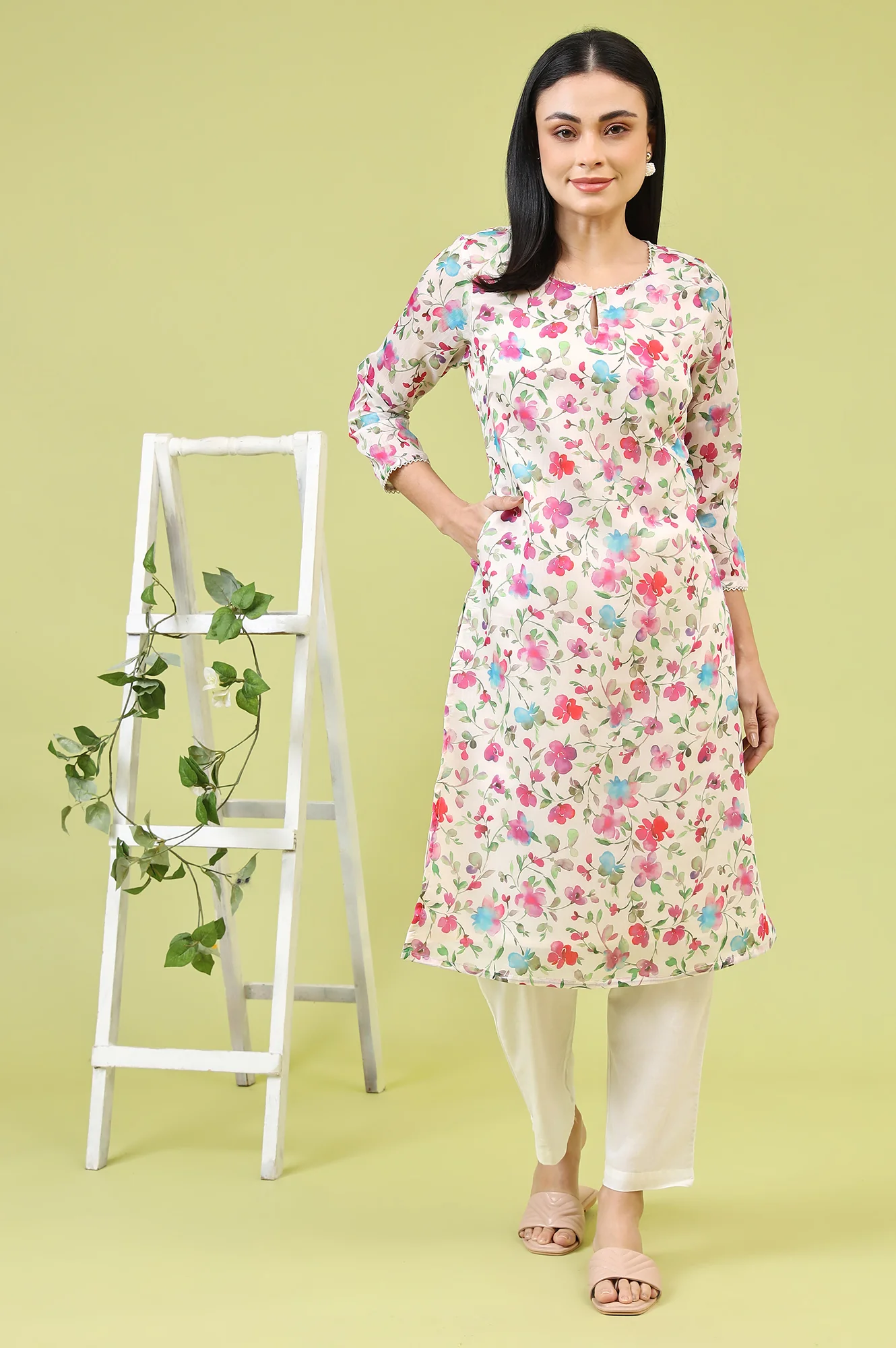 Off-White Straight Kurta in Multi-coloured Floral Print - Image 2