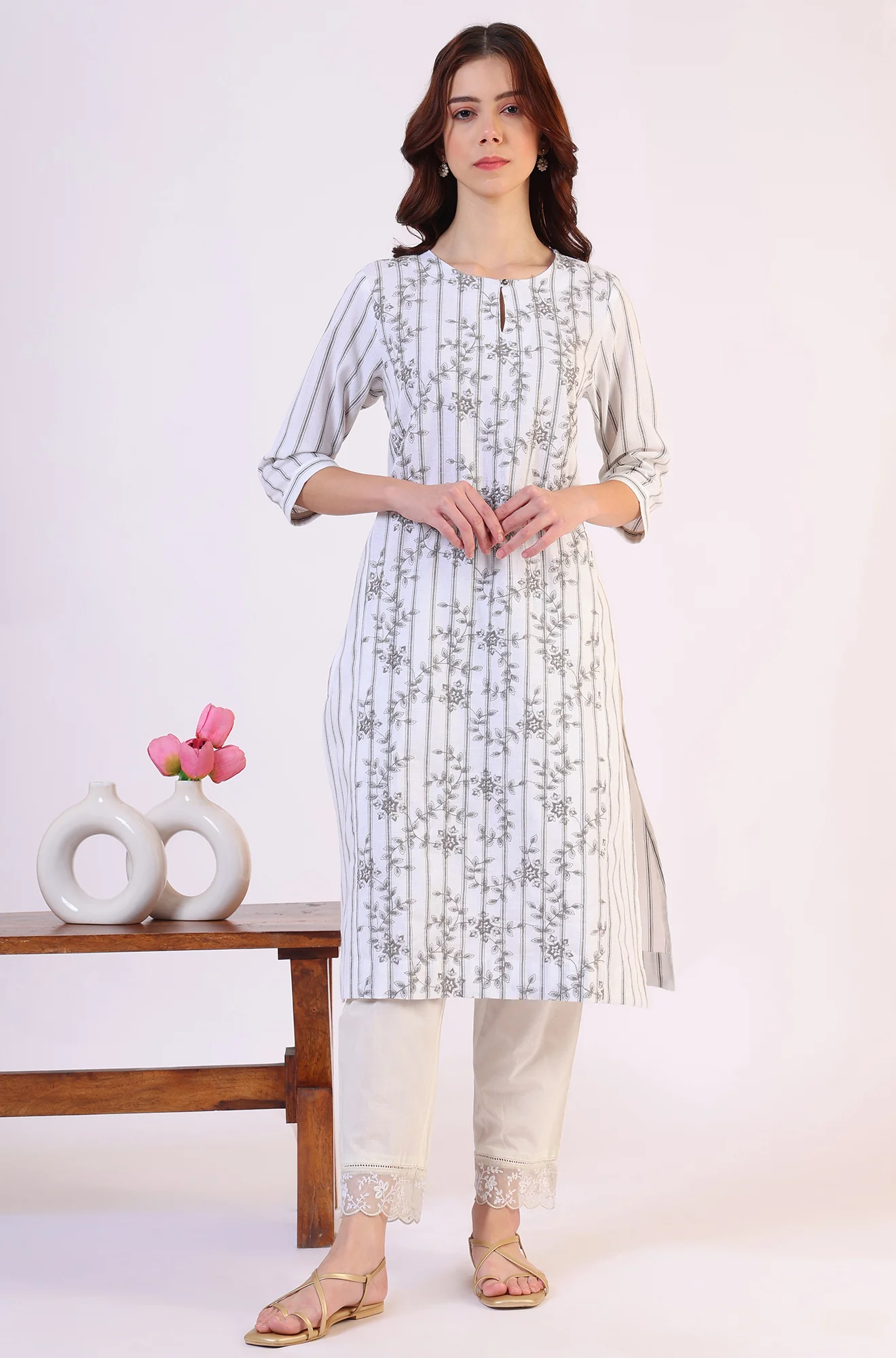 Off-White Yarn Dyed Embroidered Cotton Flax Straight Kurta - Image 3